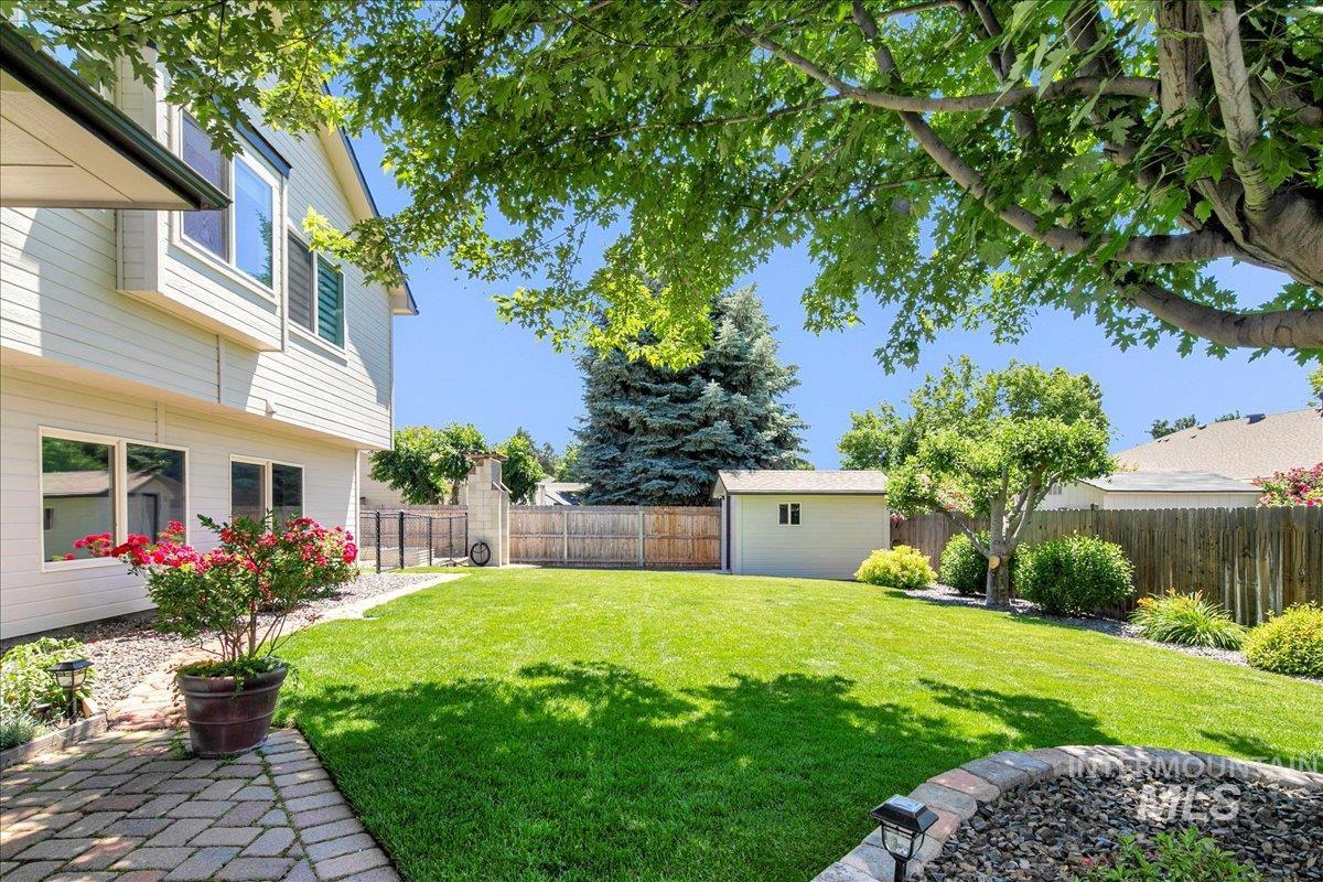 1049 N Purple Sage Way