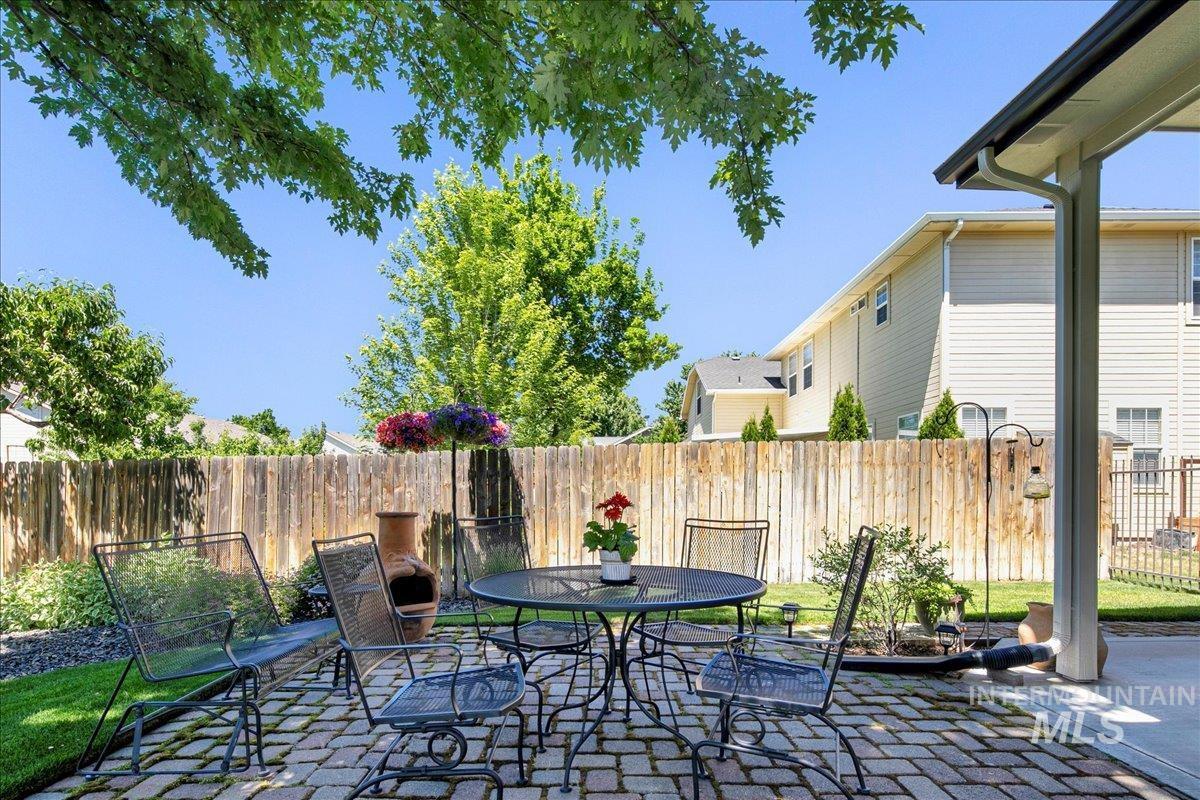 1049 N Purple Sage Way