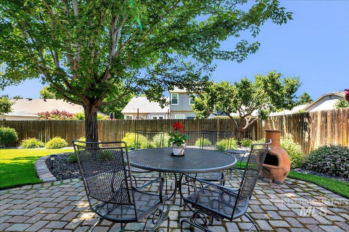 1049 N Purple Sage Way