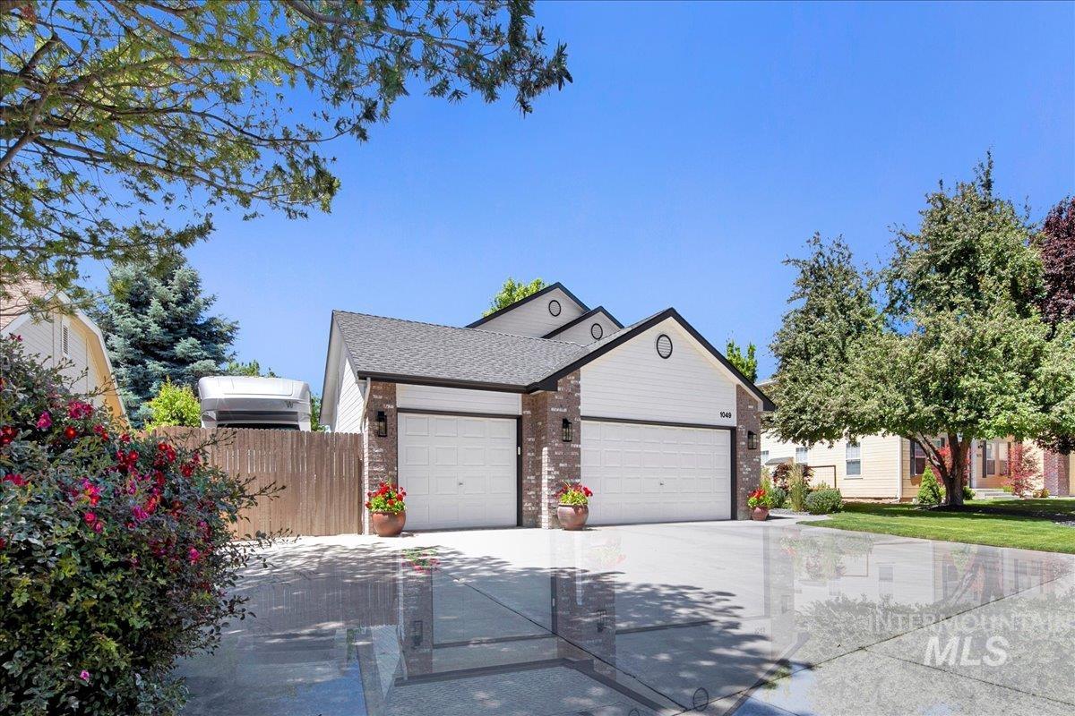 1049 N Purple Sage Way