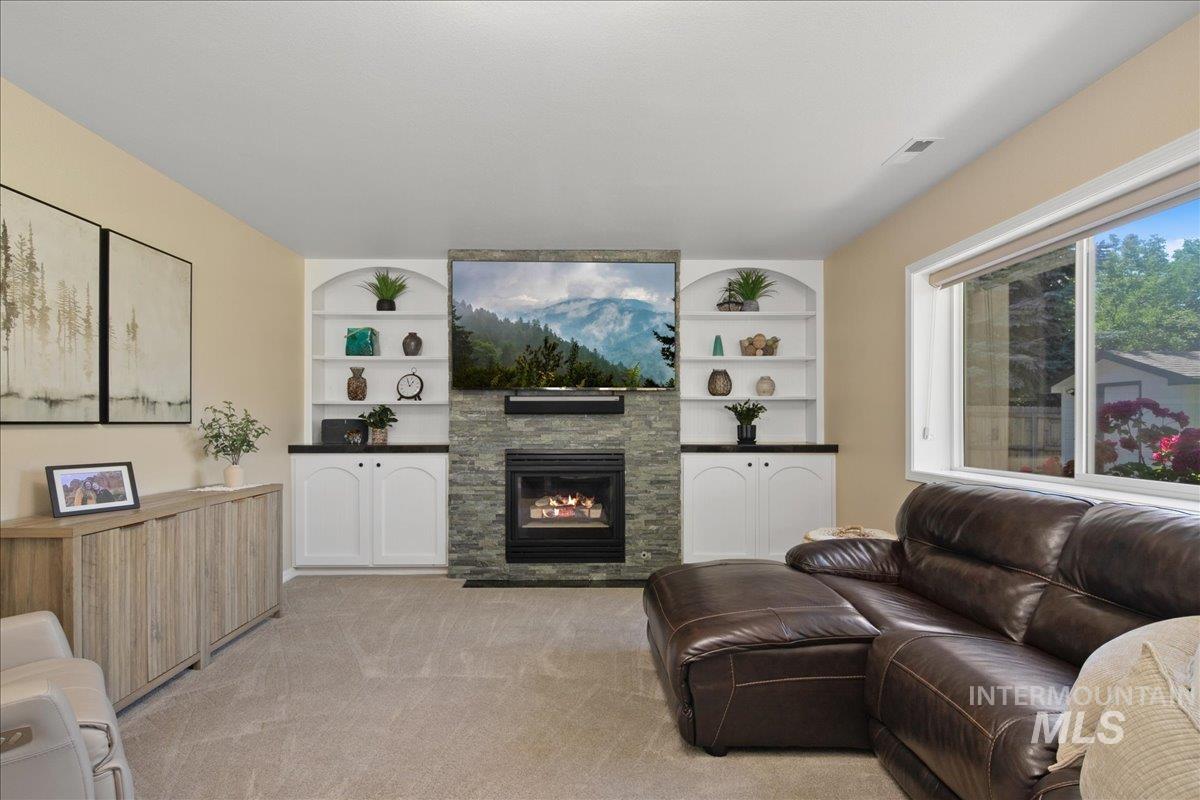 1049 N Purple Sage Way