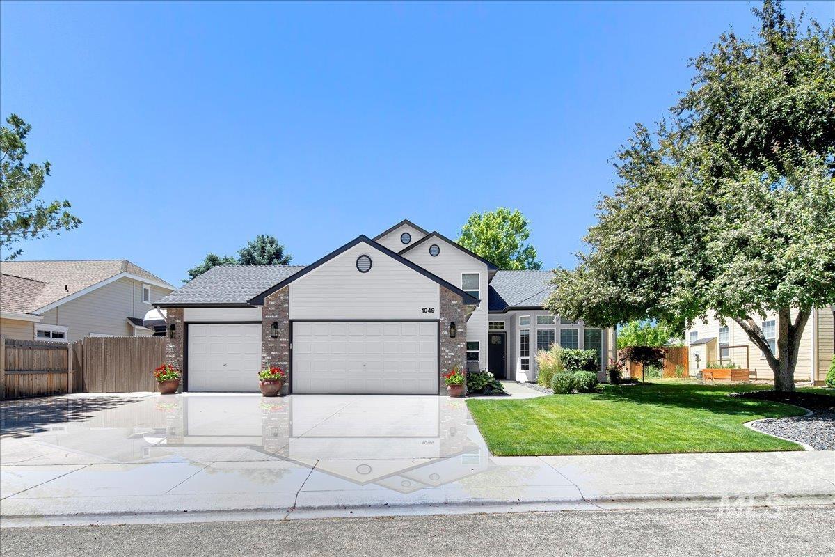 1049 N Purple Sage Way