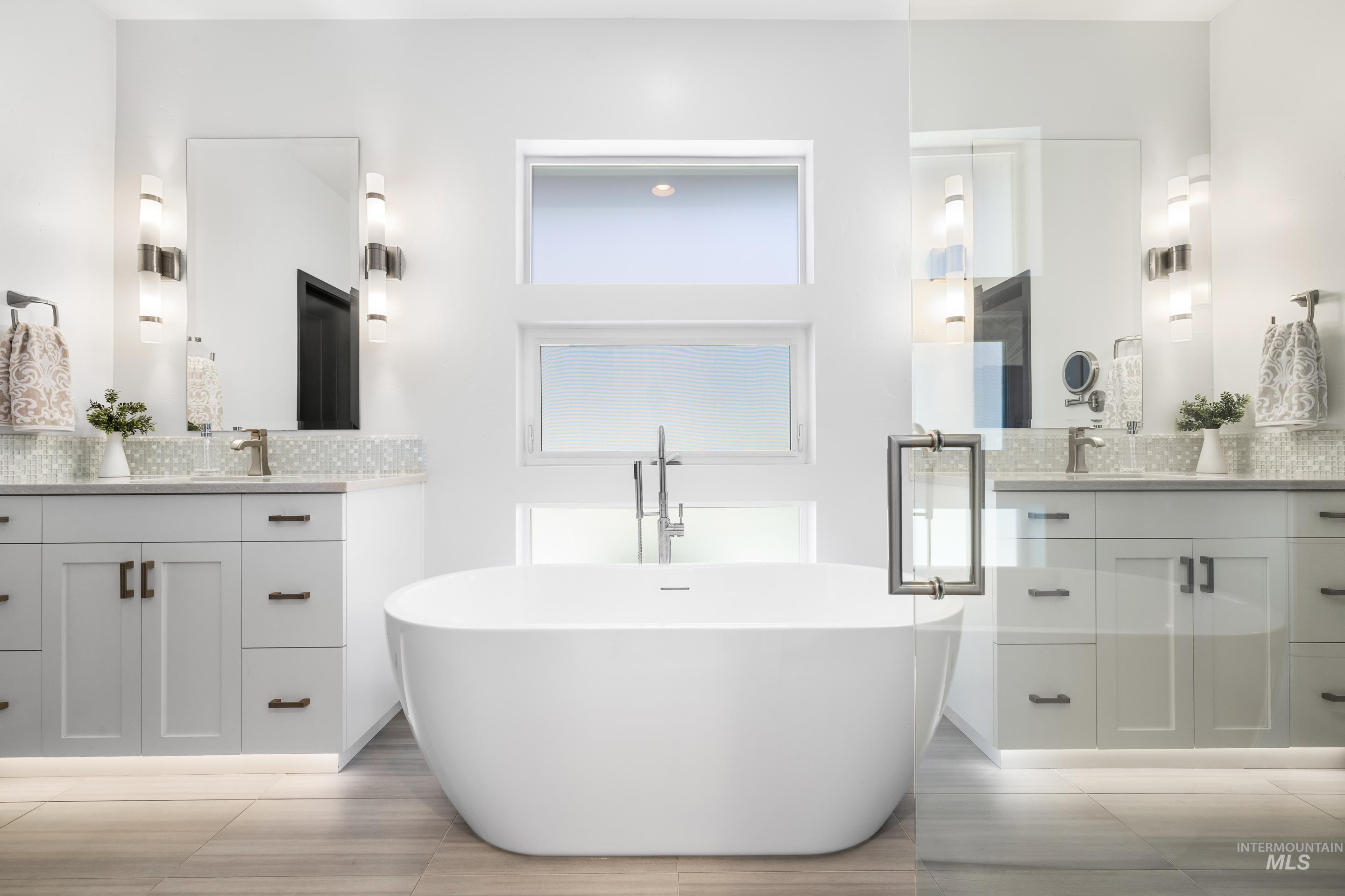 786 S Lone Hollow Way