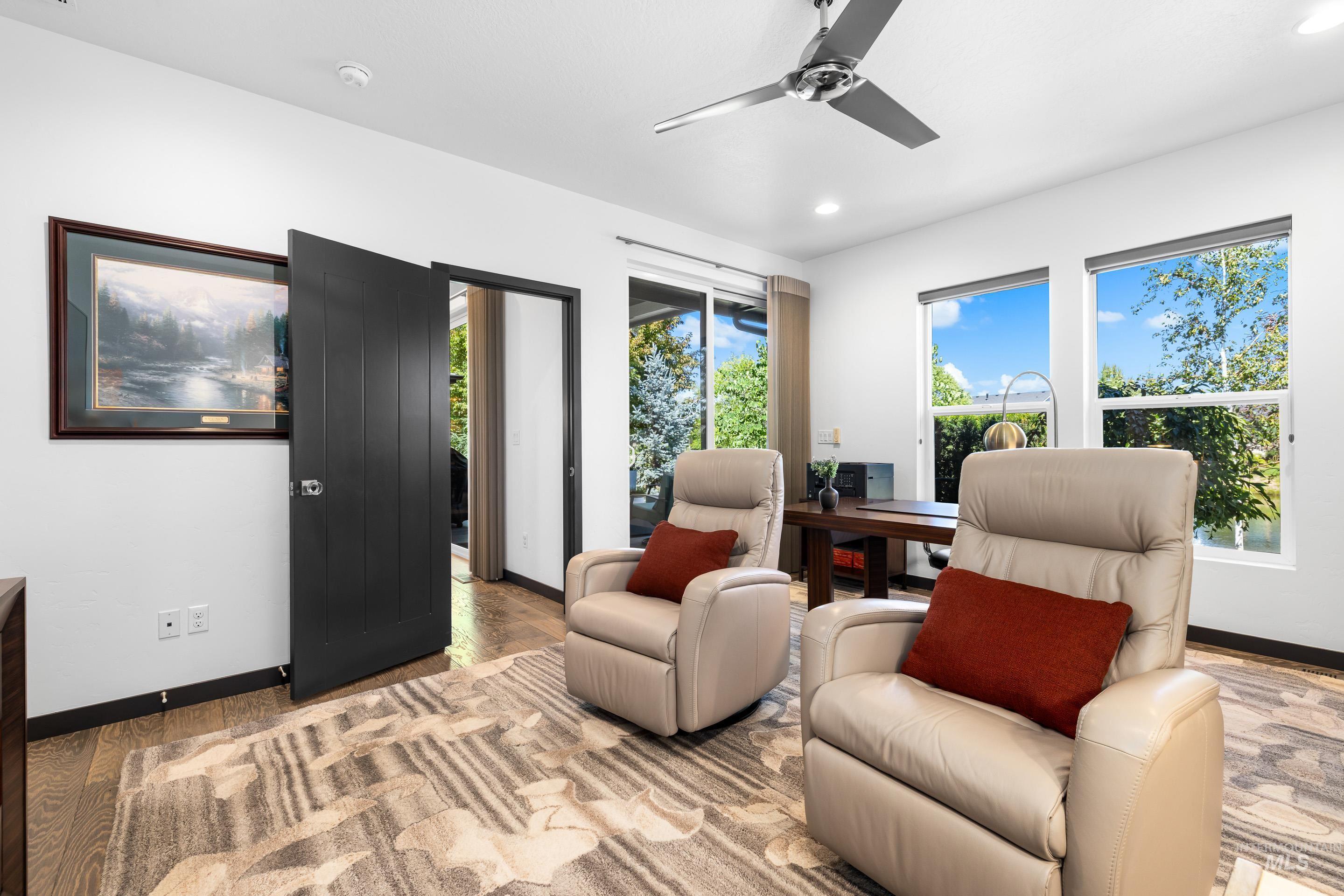 786 S Lone Hollow Way