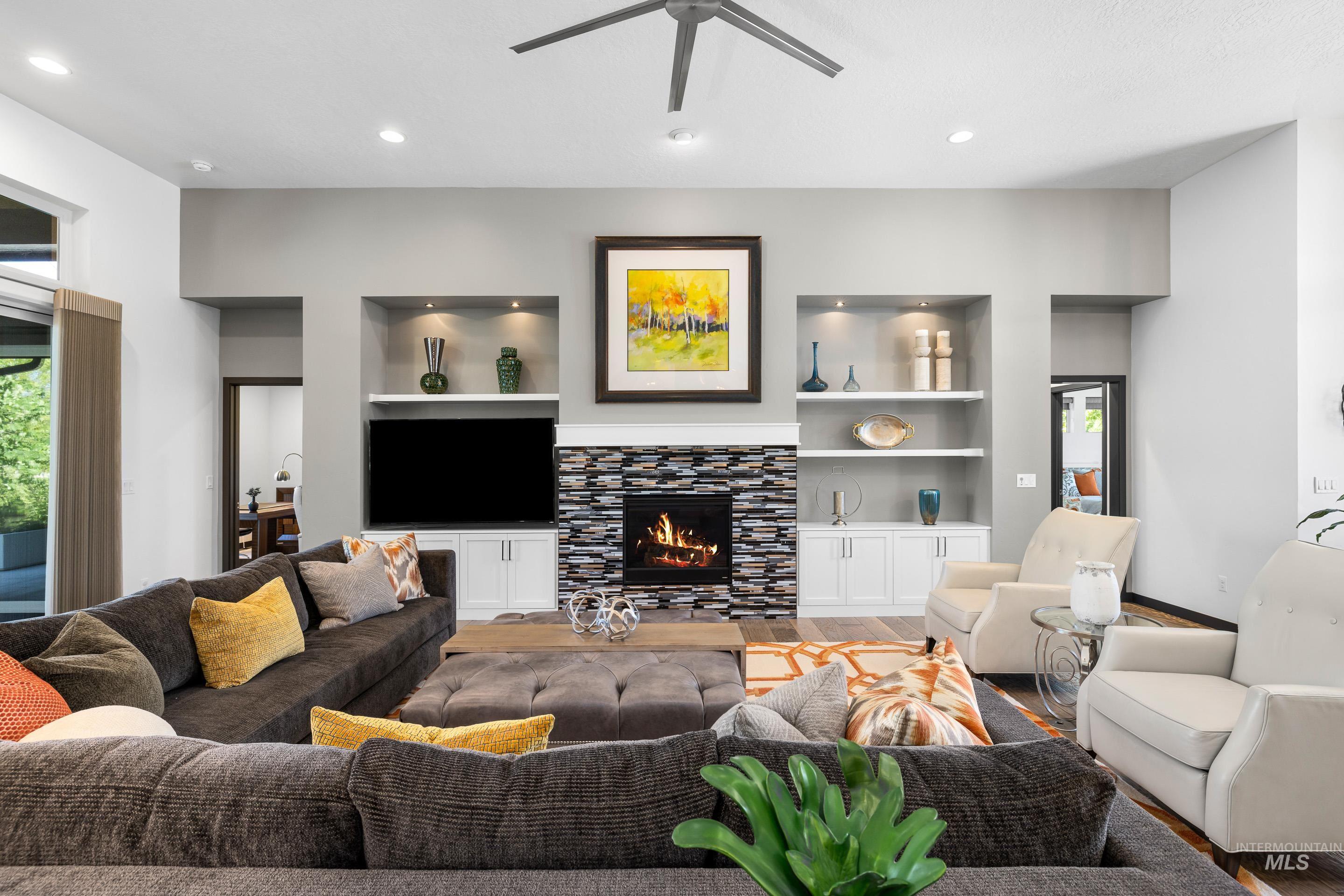 786 S Lone Hollow Way