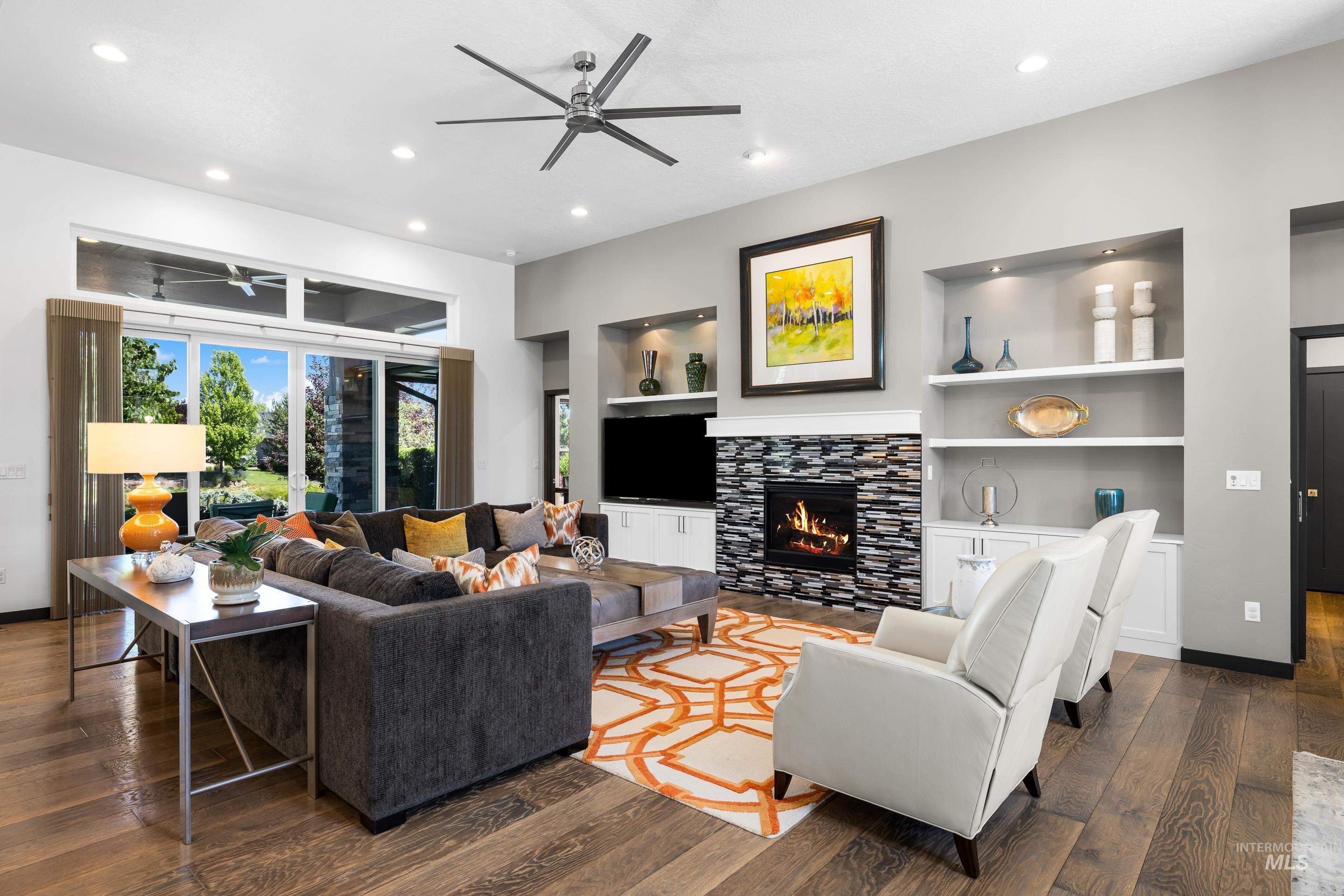 786 S Lone Hollow Way