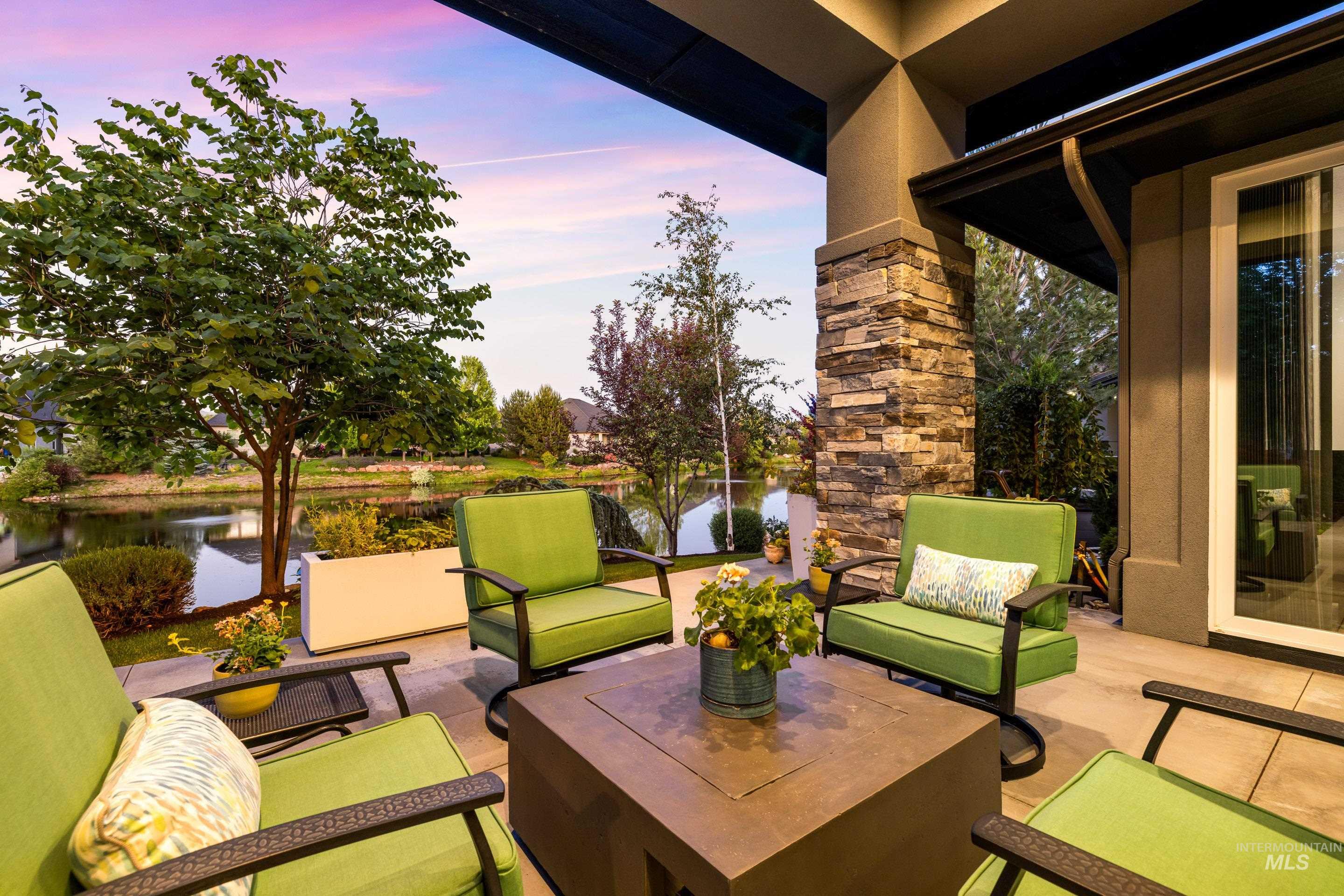 786 S Lone Hollow Way