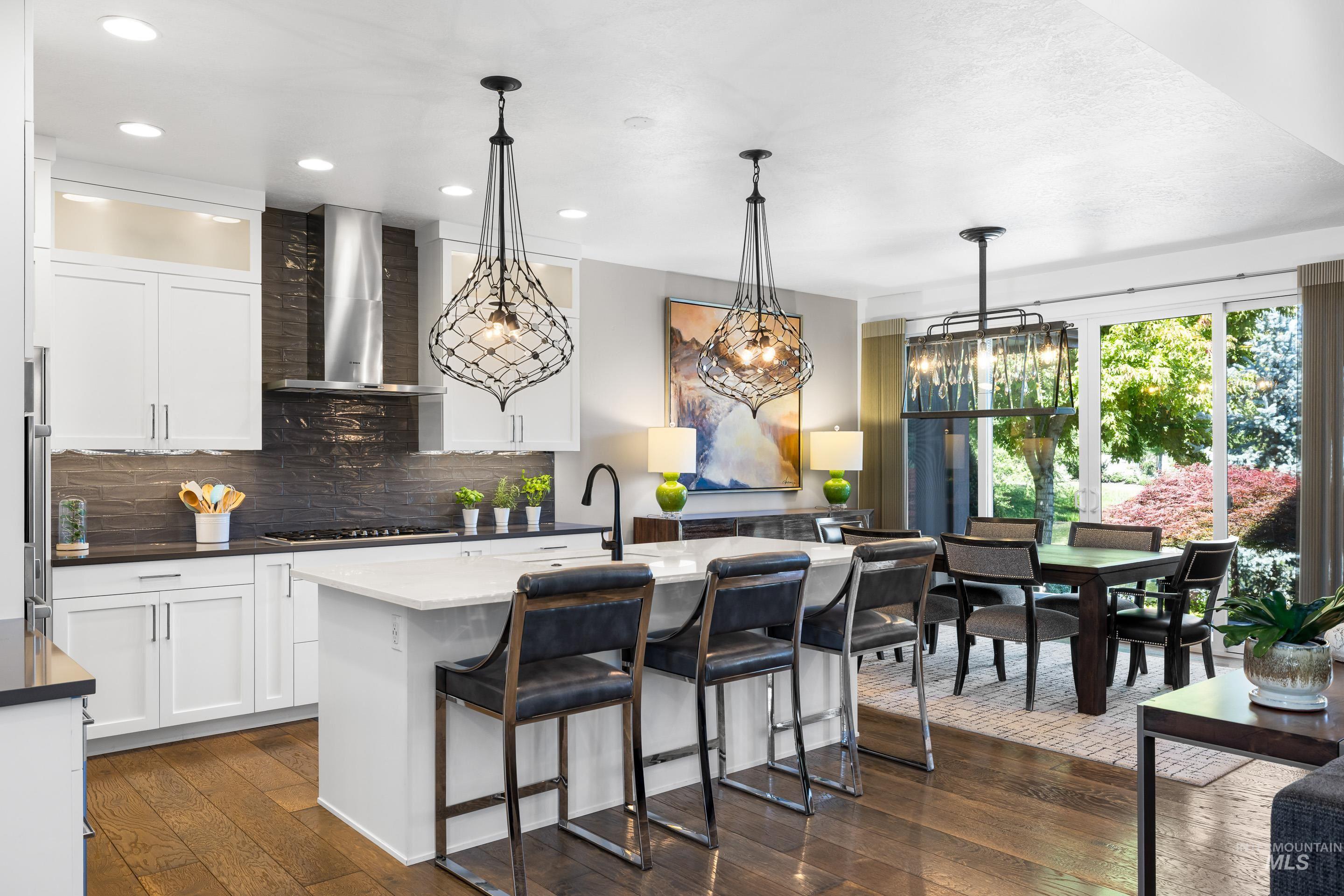 786 S Lone Hollow Way