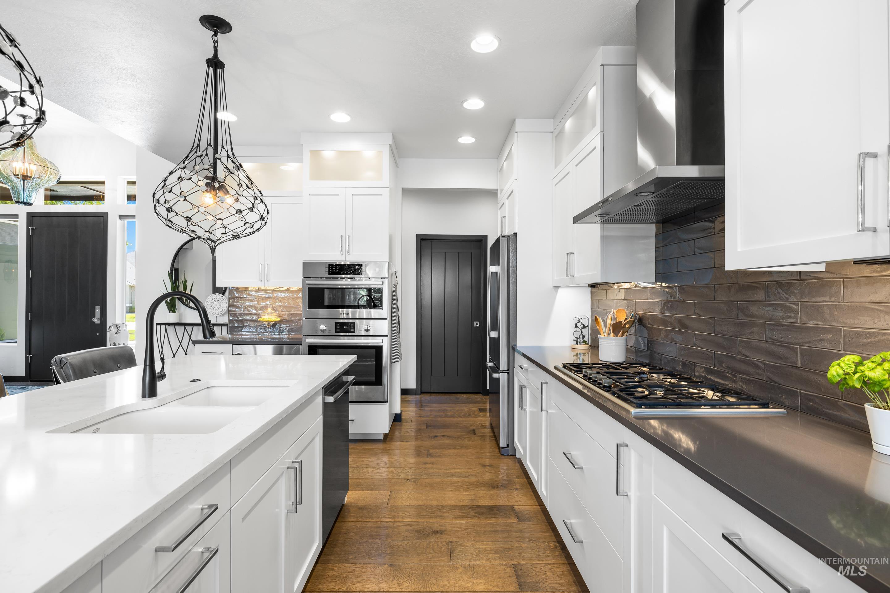 786 S Lone Hollow Way