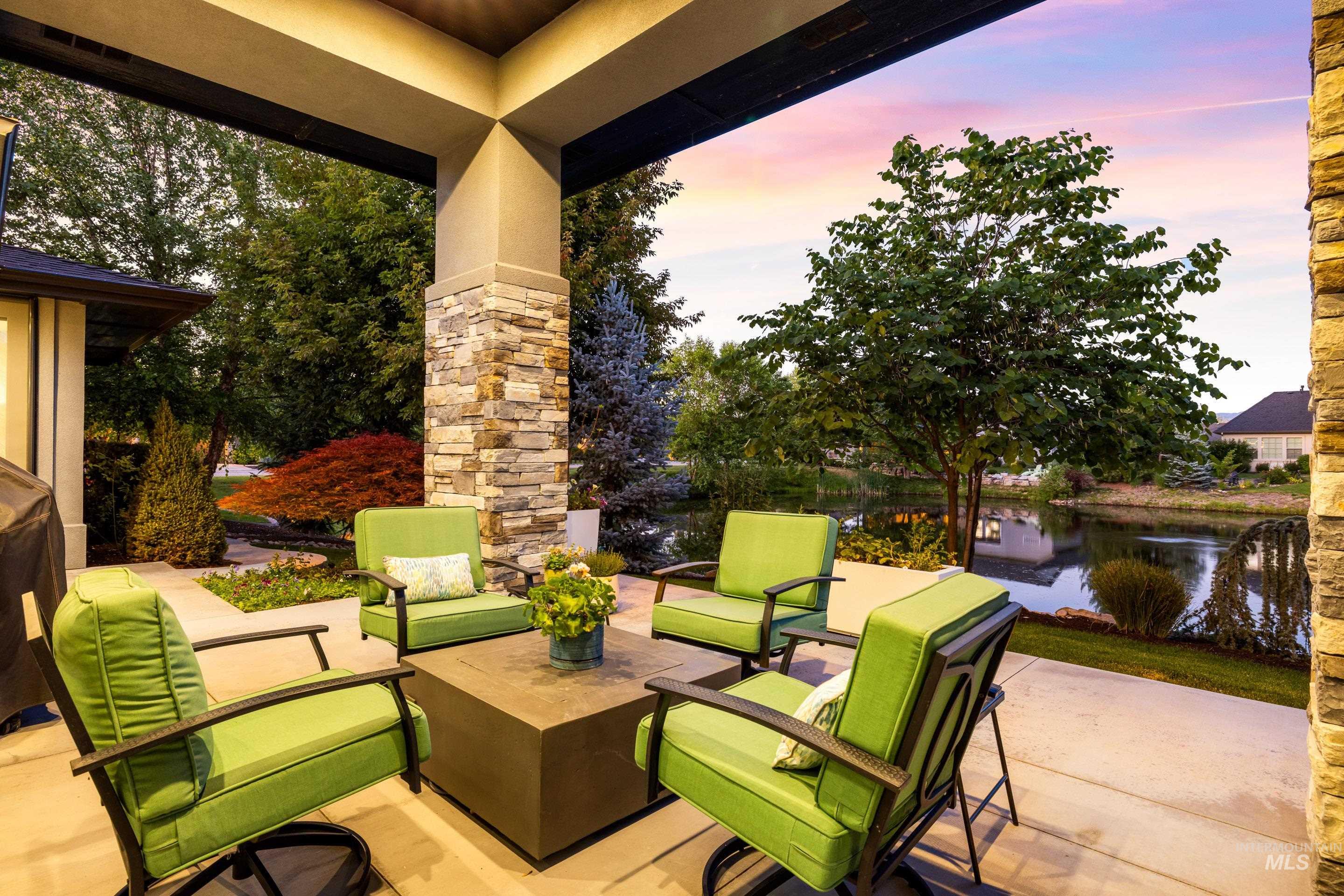 786 S Lone Hollow Way