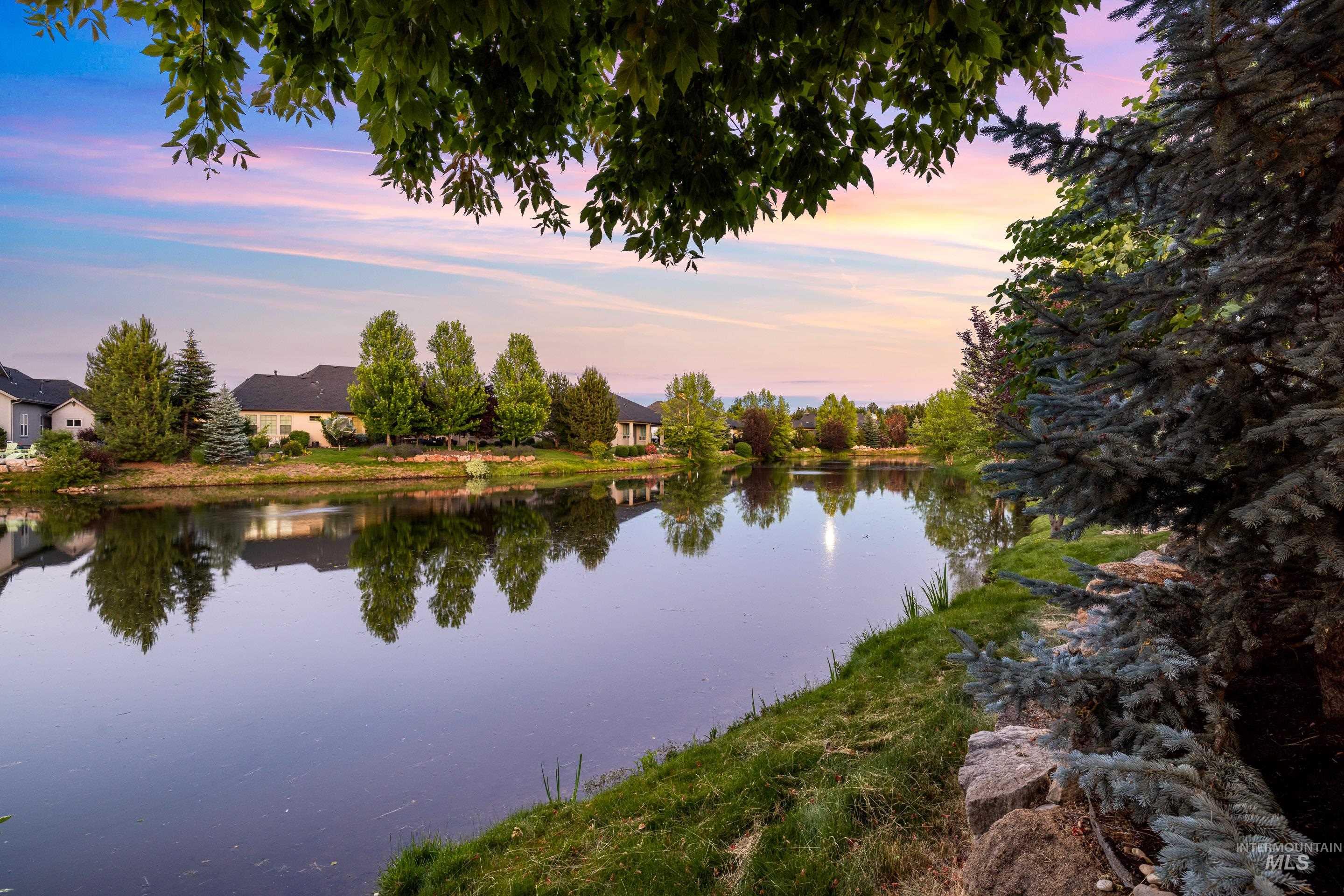 786 S Lone Hollow Way