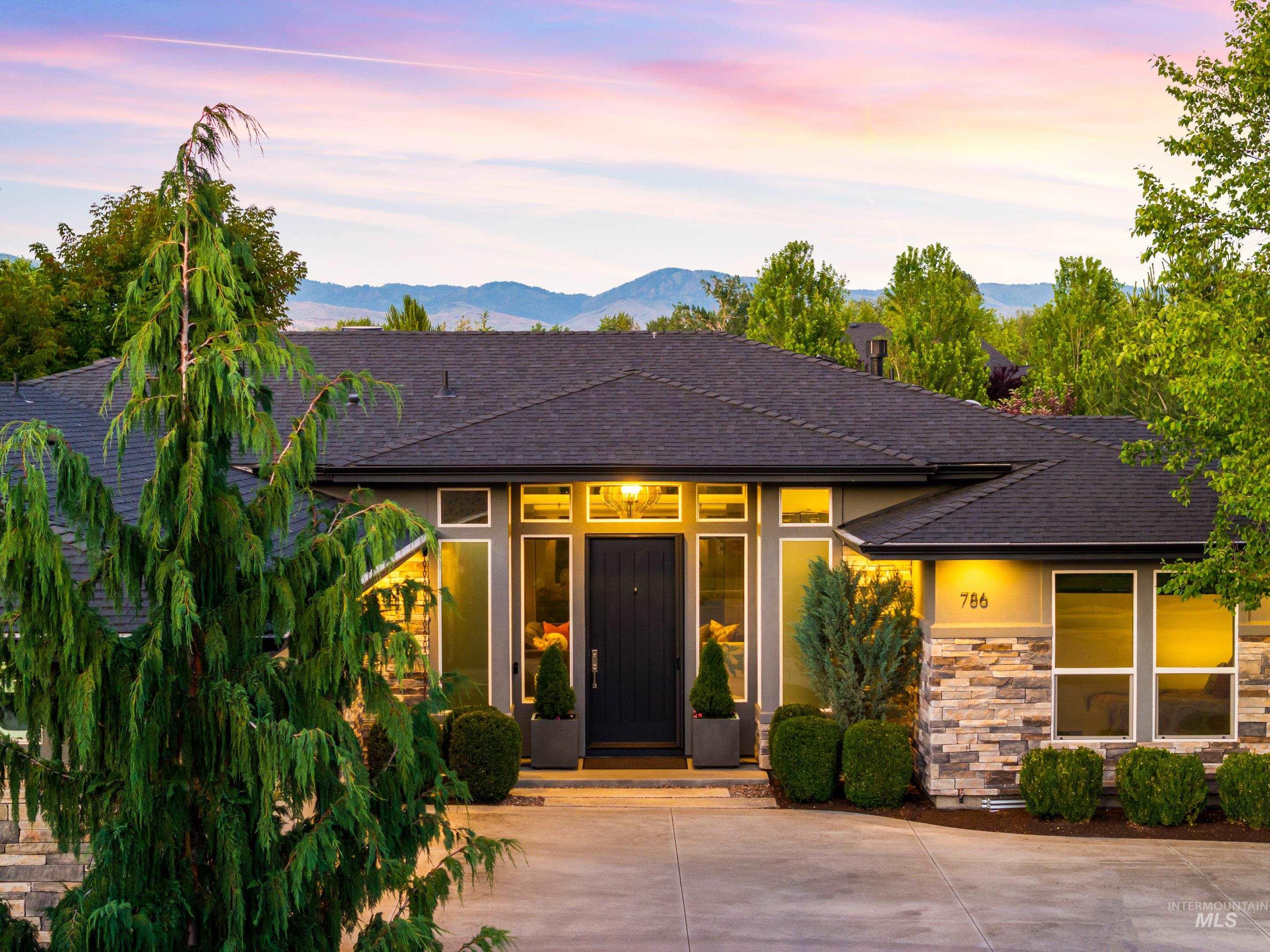 786 S Lone Hollow Way