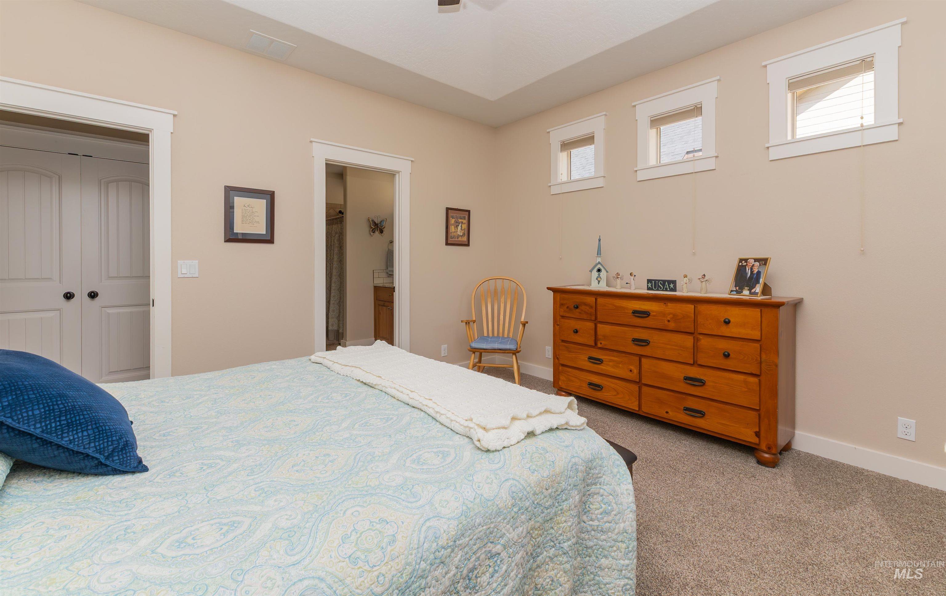 818 W Dallan Woods Way