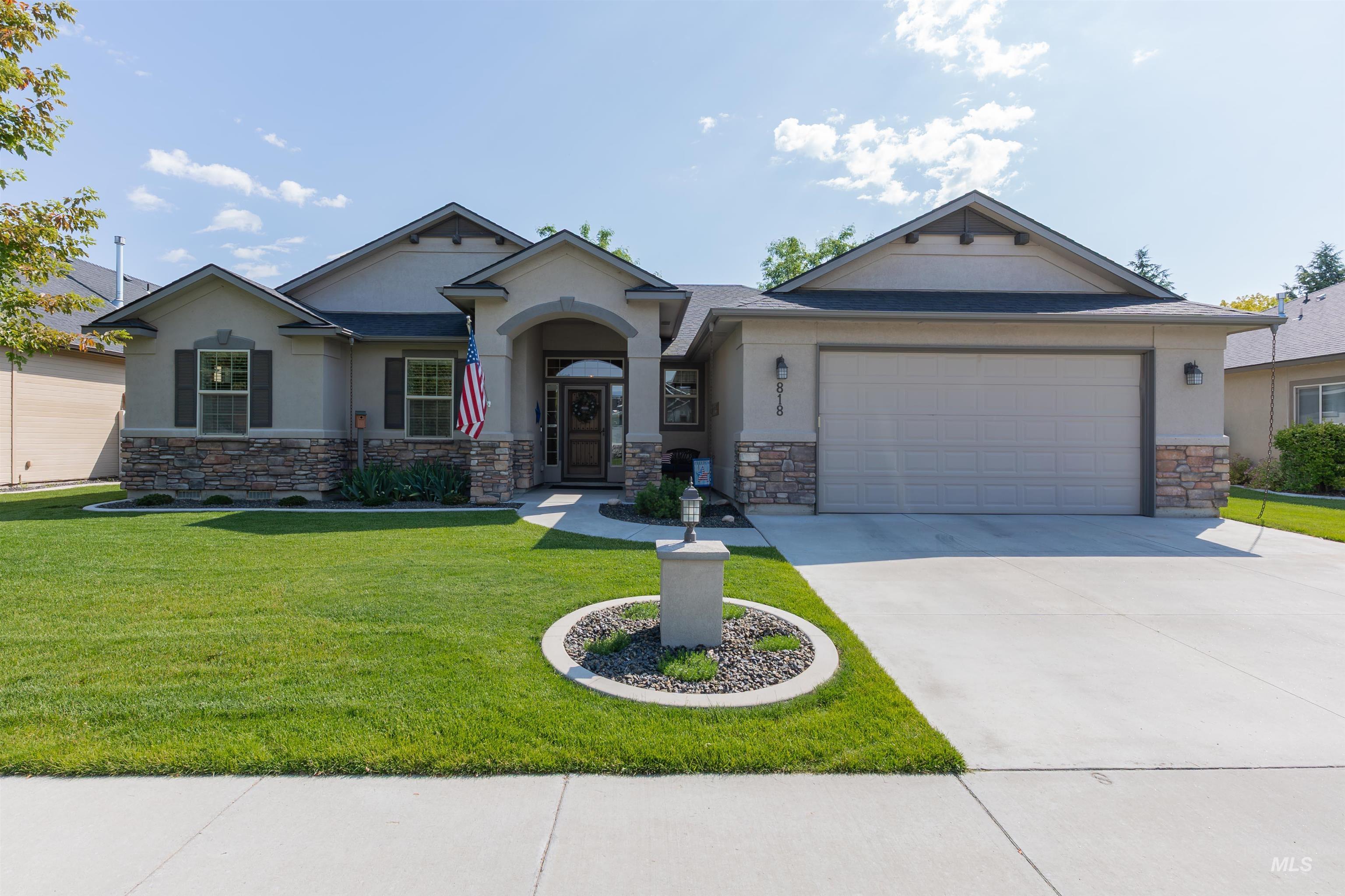 818 W Dallan Woods Way