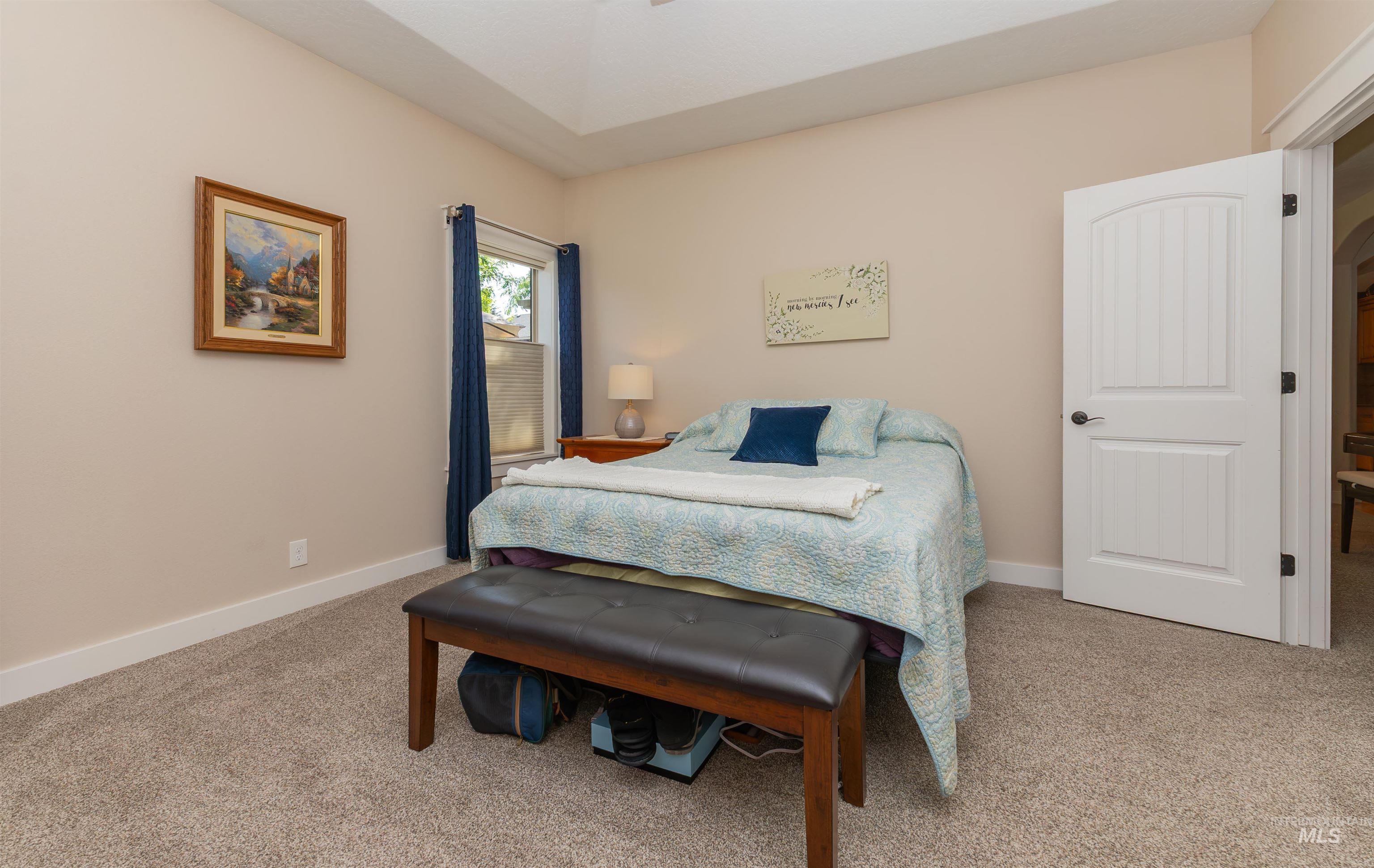 818 W Dallan Woods Way