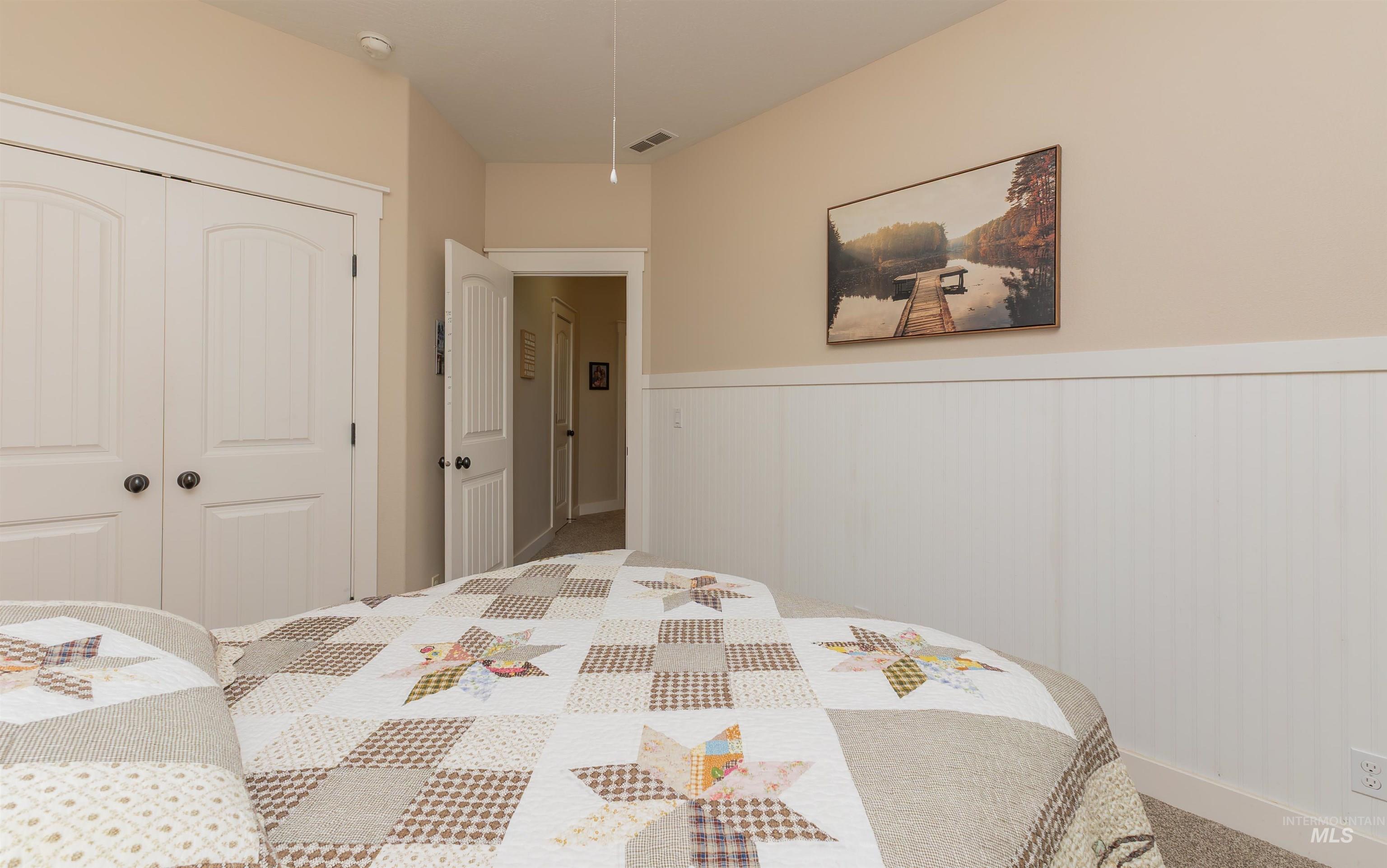 818 W Dallan Woods Way