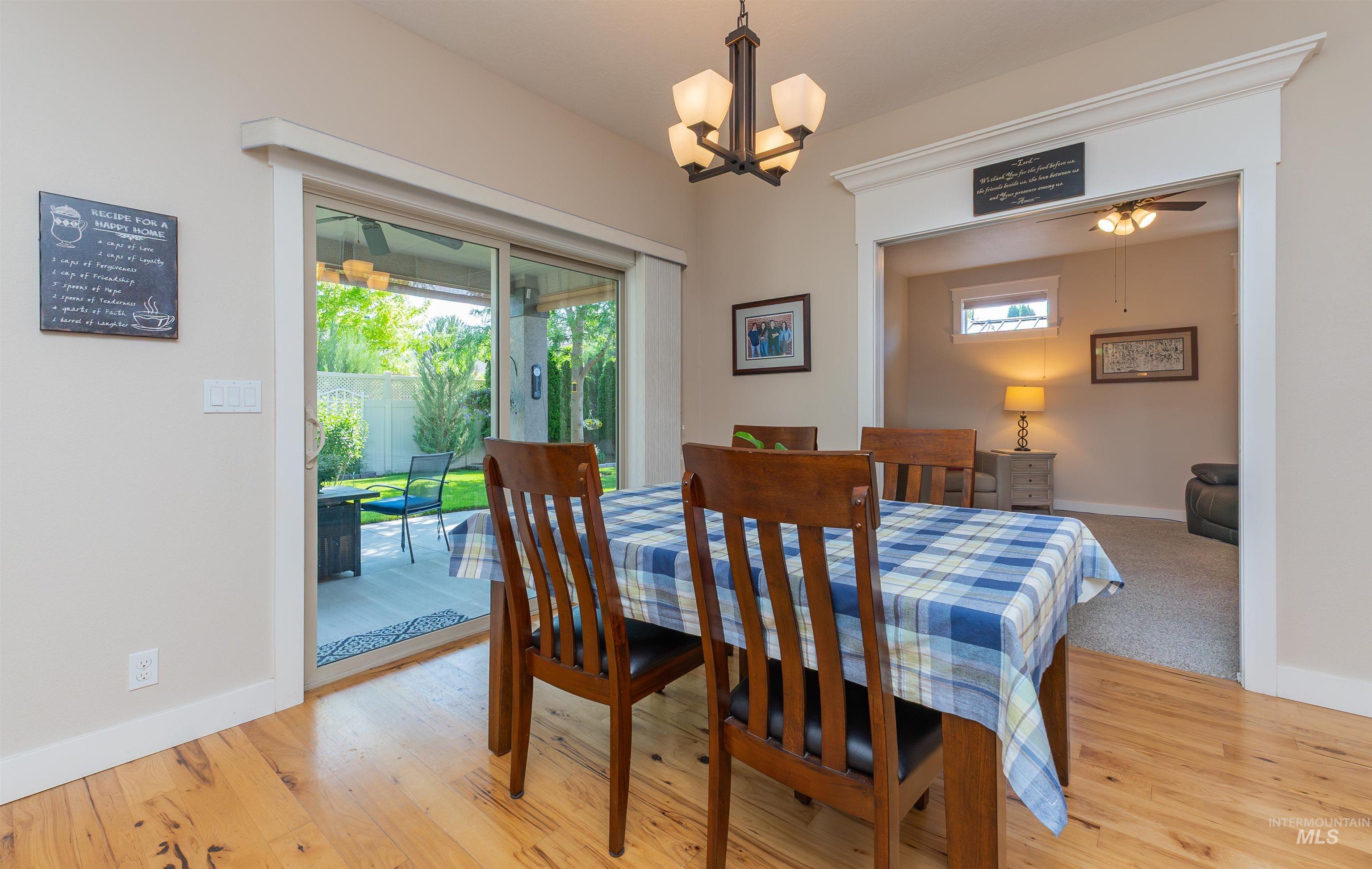 818 W Dallan Woods Way