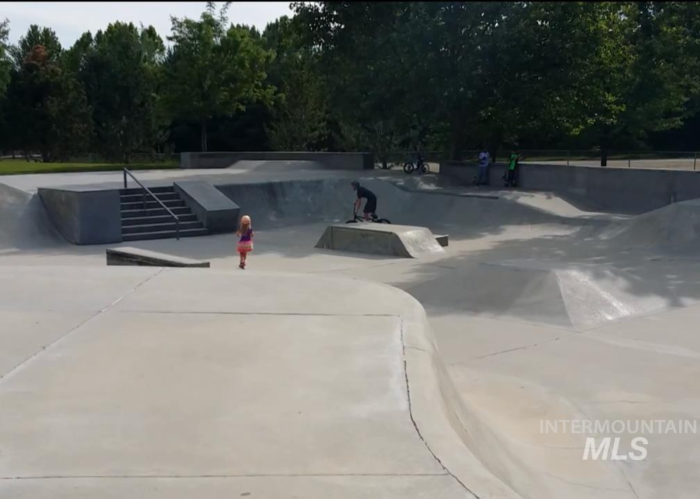 1945 N Eagle Creek Way