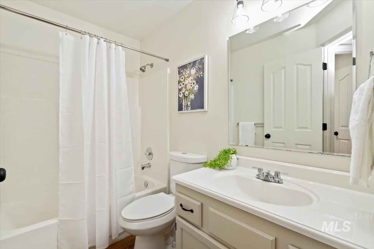 1945 N Eagle Creek Way