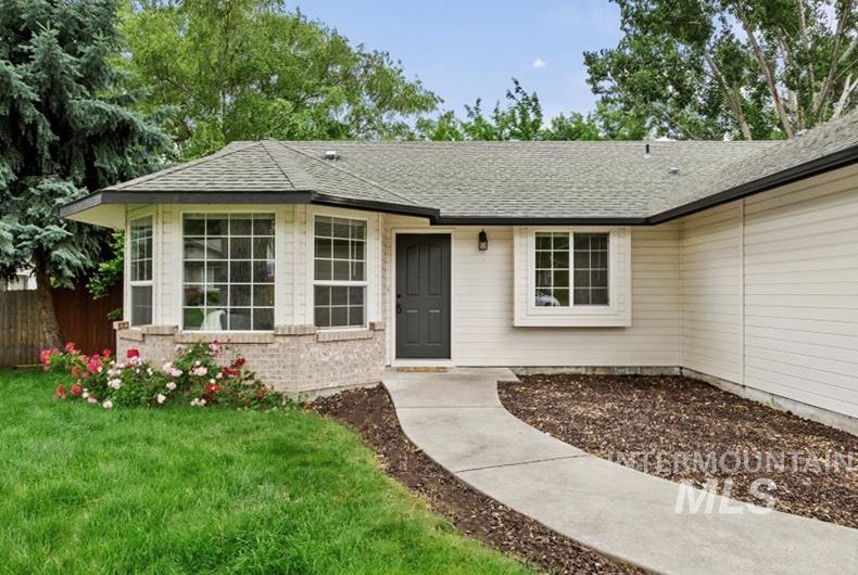 1945 N Eagle Creek Way