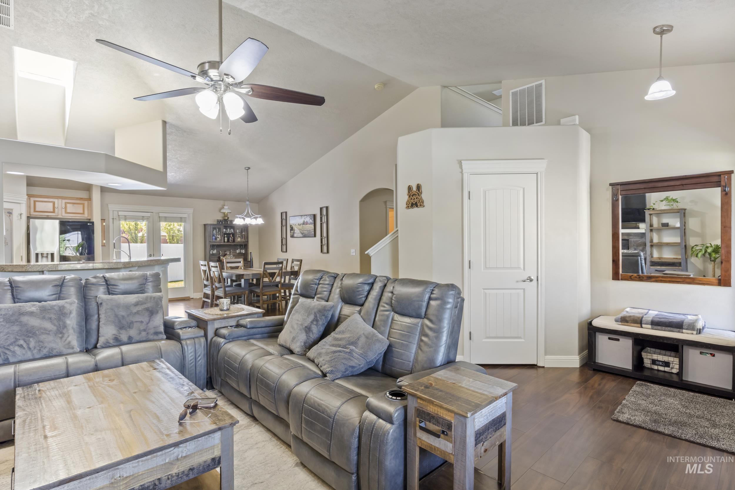 1957 W Placer Creek Ct