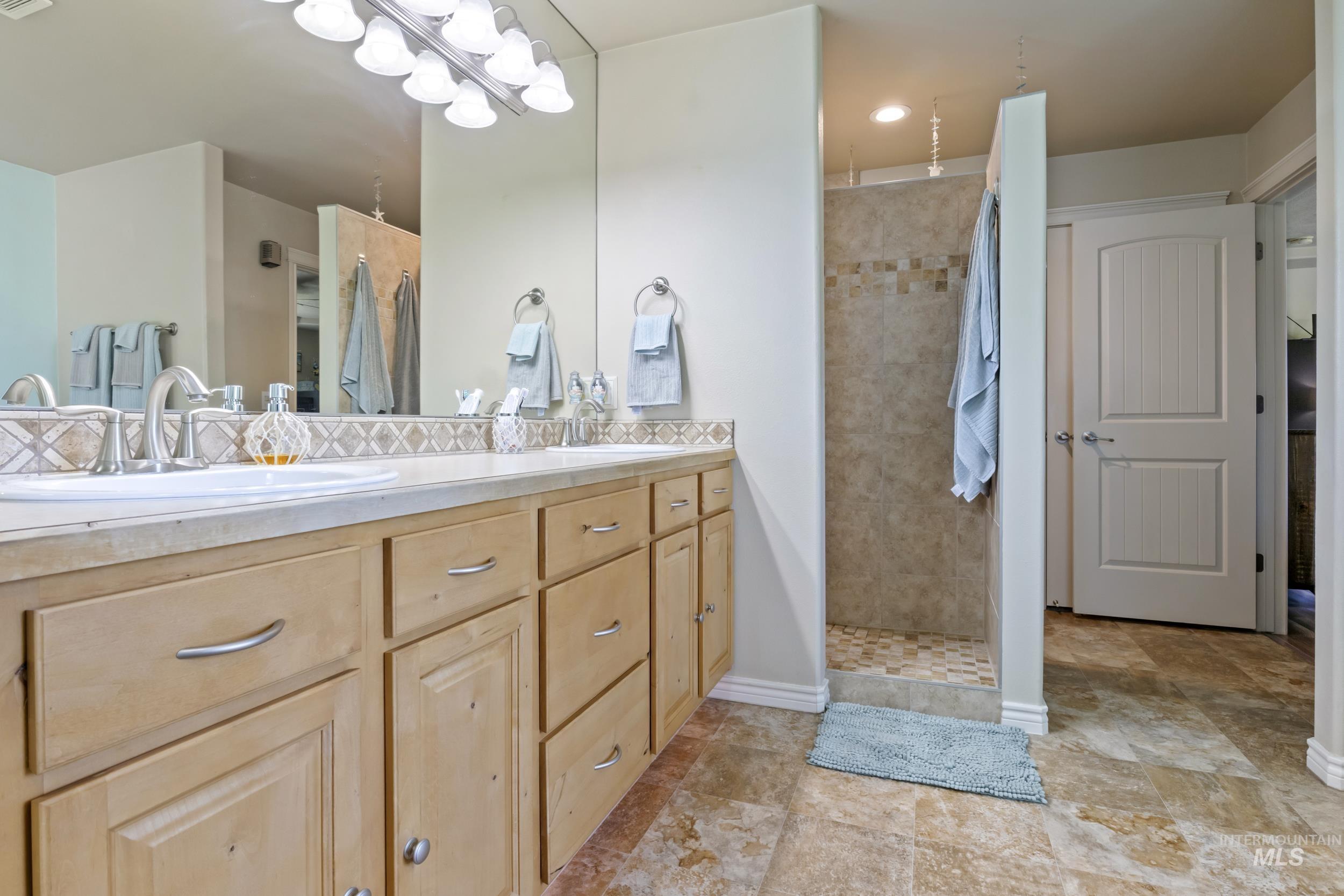 1957 W Placer Creek Ct