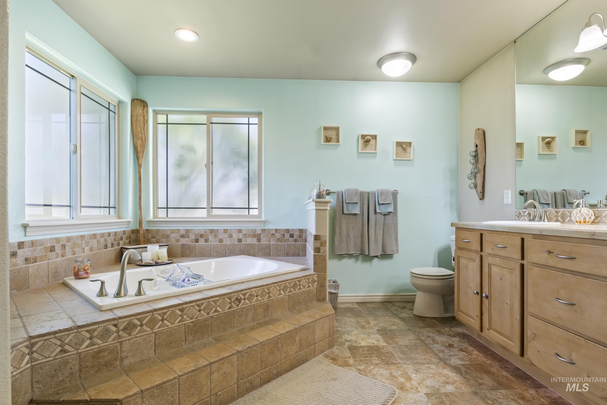 1957 W Placer Creek Ct