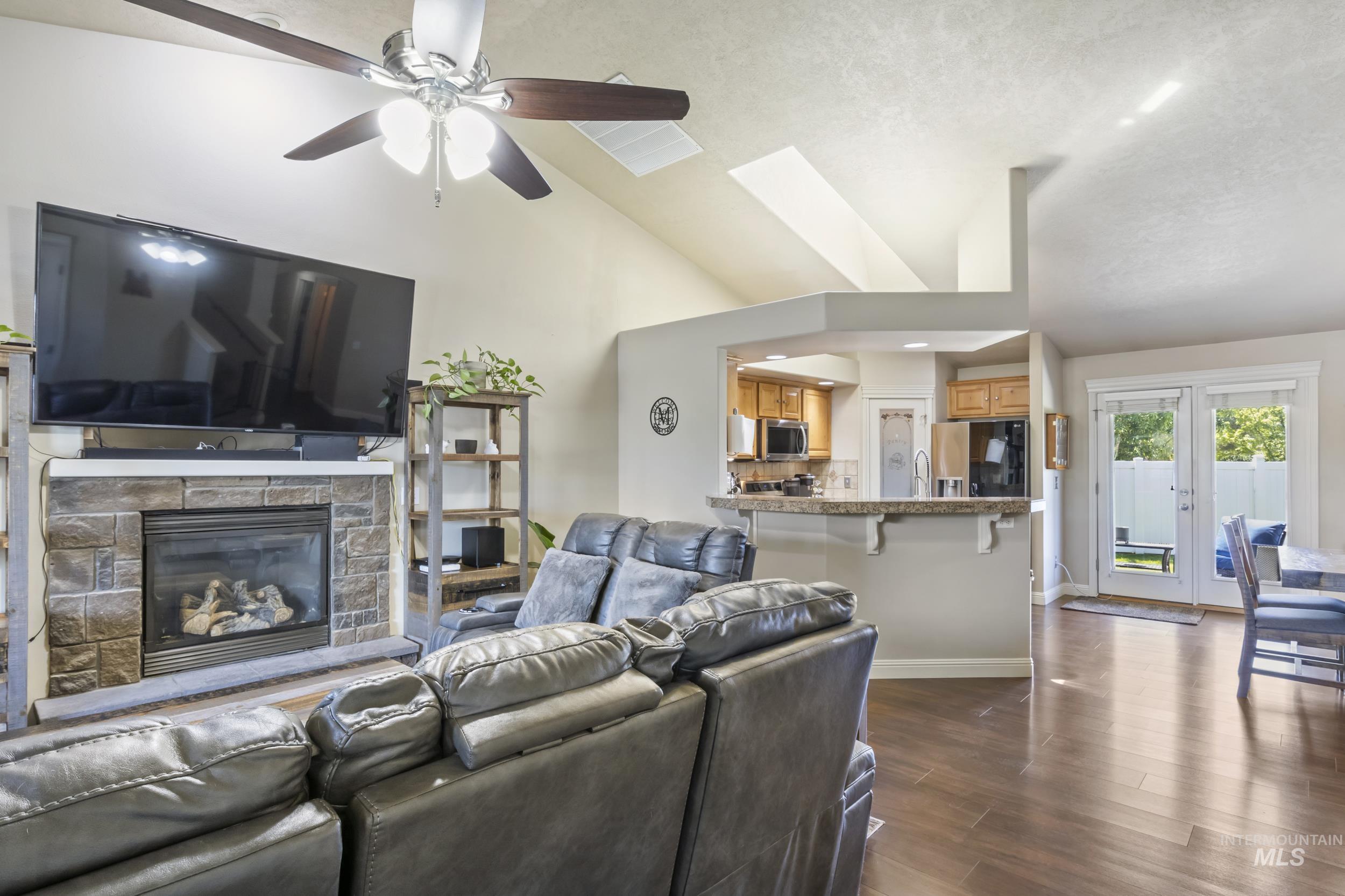 1957 W Placer Creek Ct