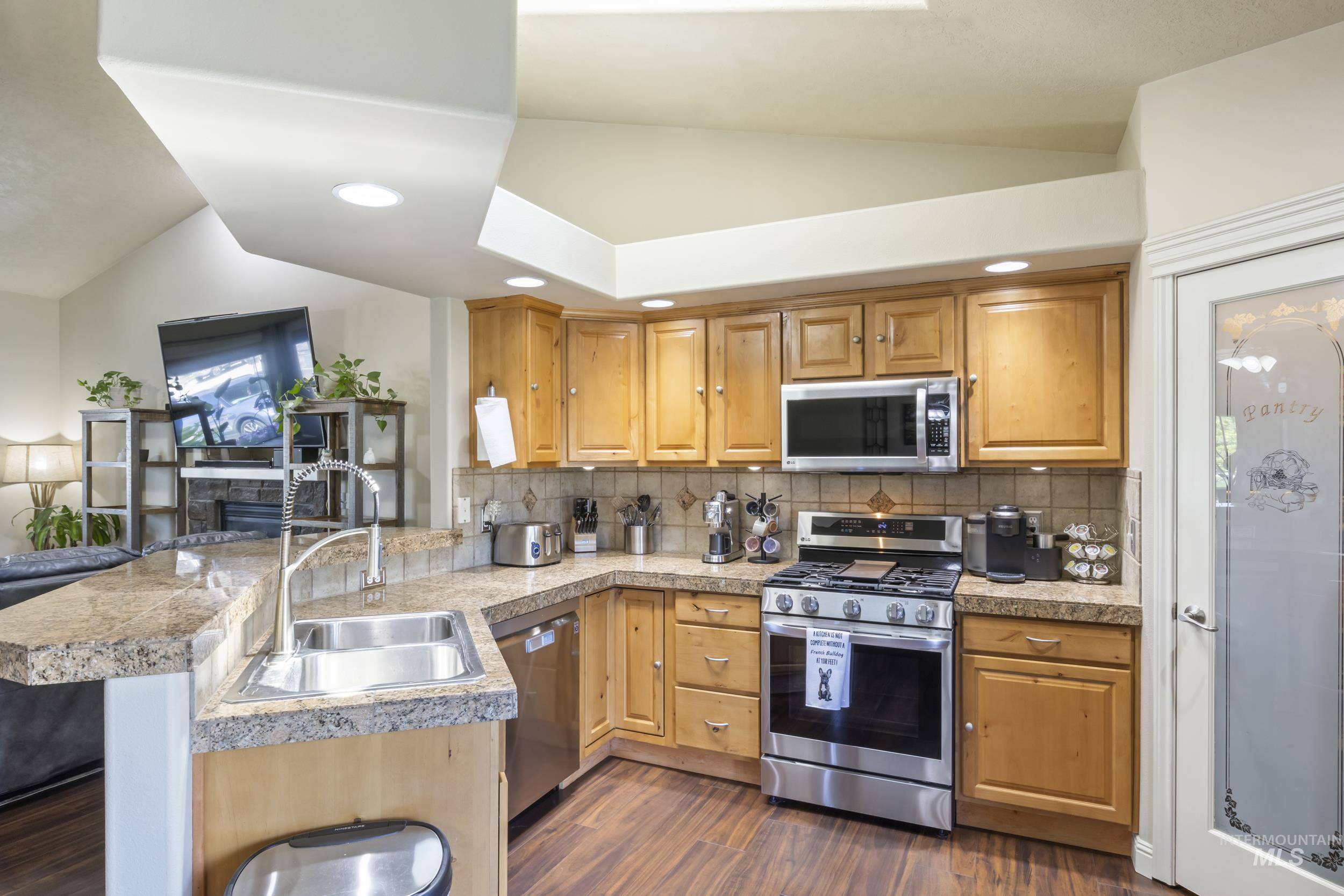 1957 W Placer Creek Ct