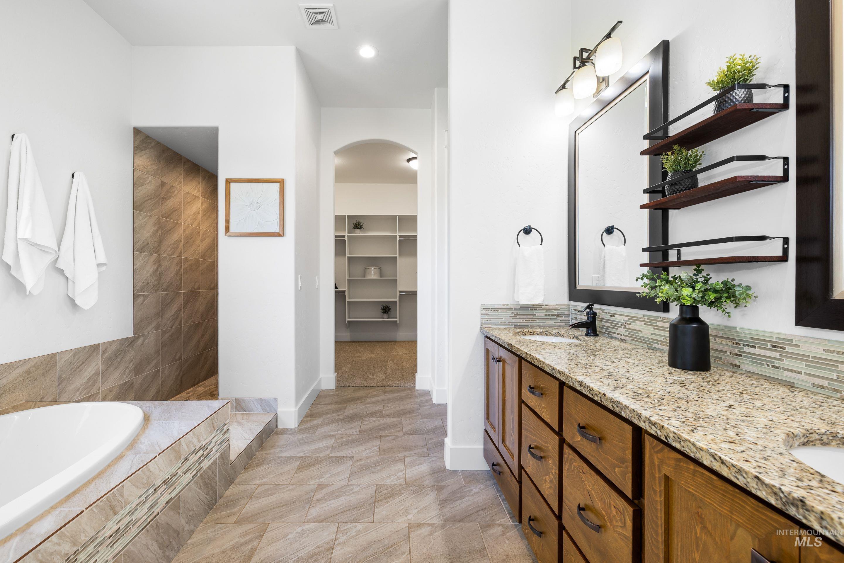 11258 W Streamview Ct