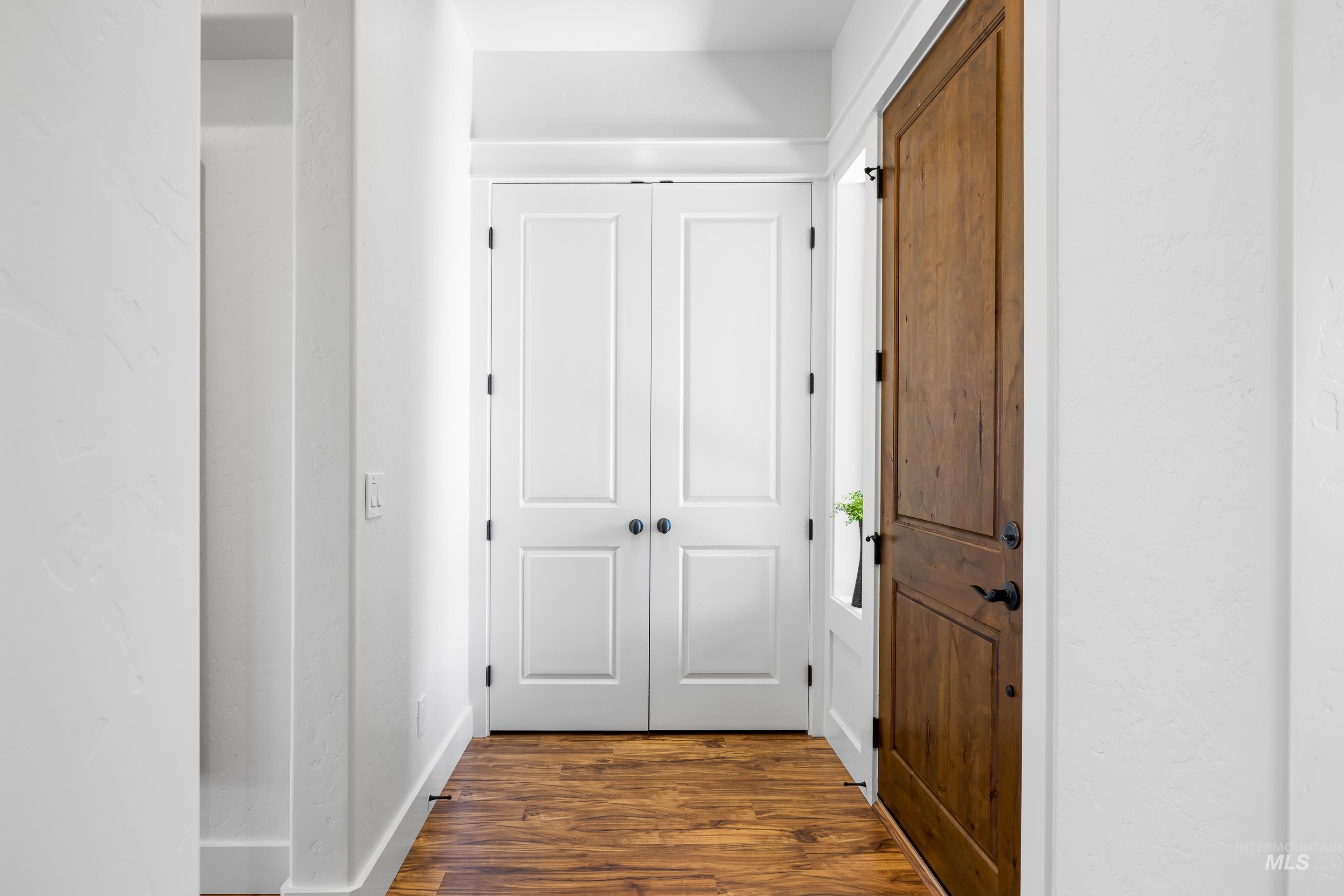 11258 W Streamview Ct