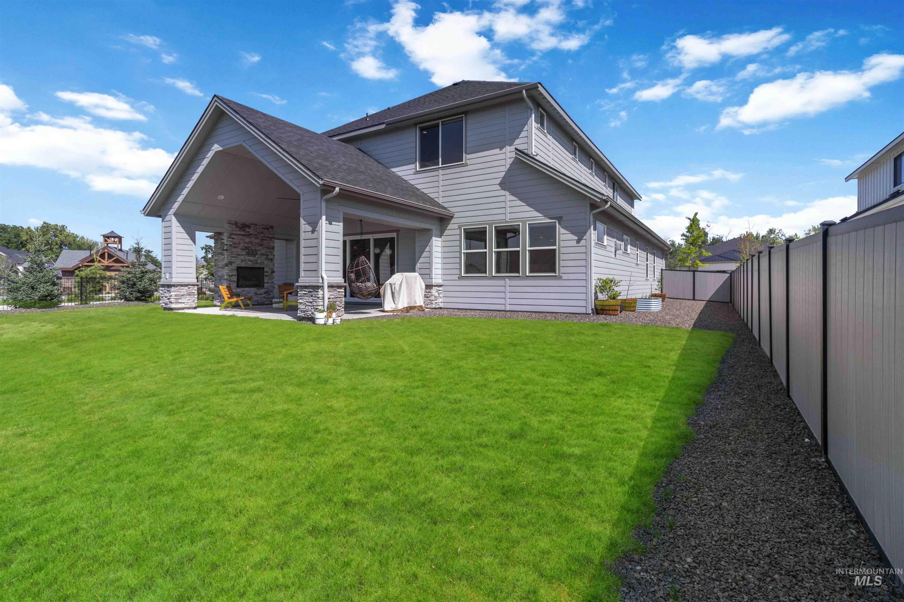 125 S Eagles Roost Way