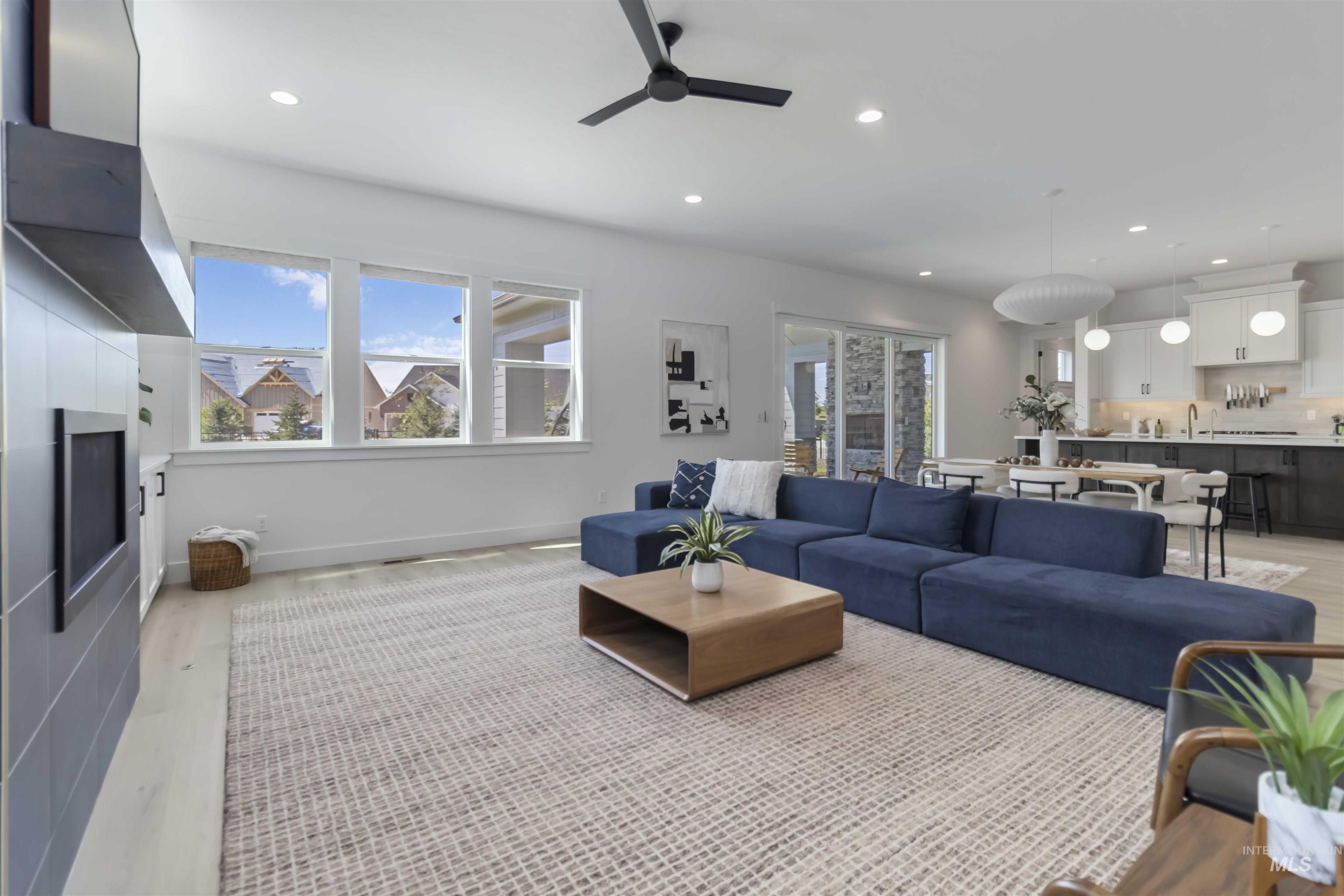 125 S Eagles Roost Way