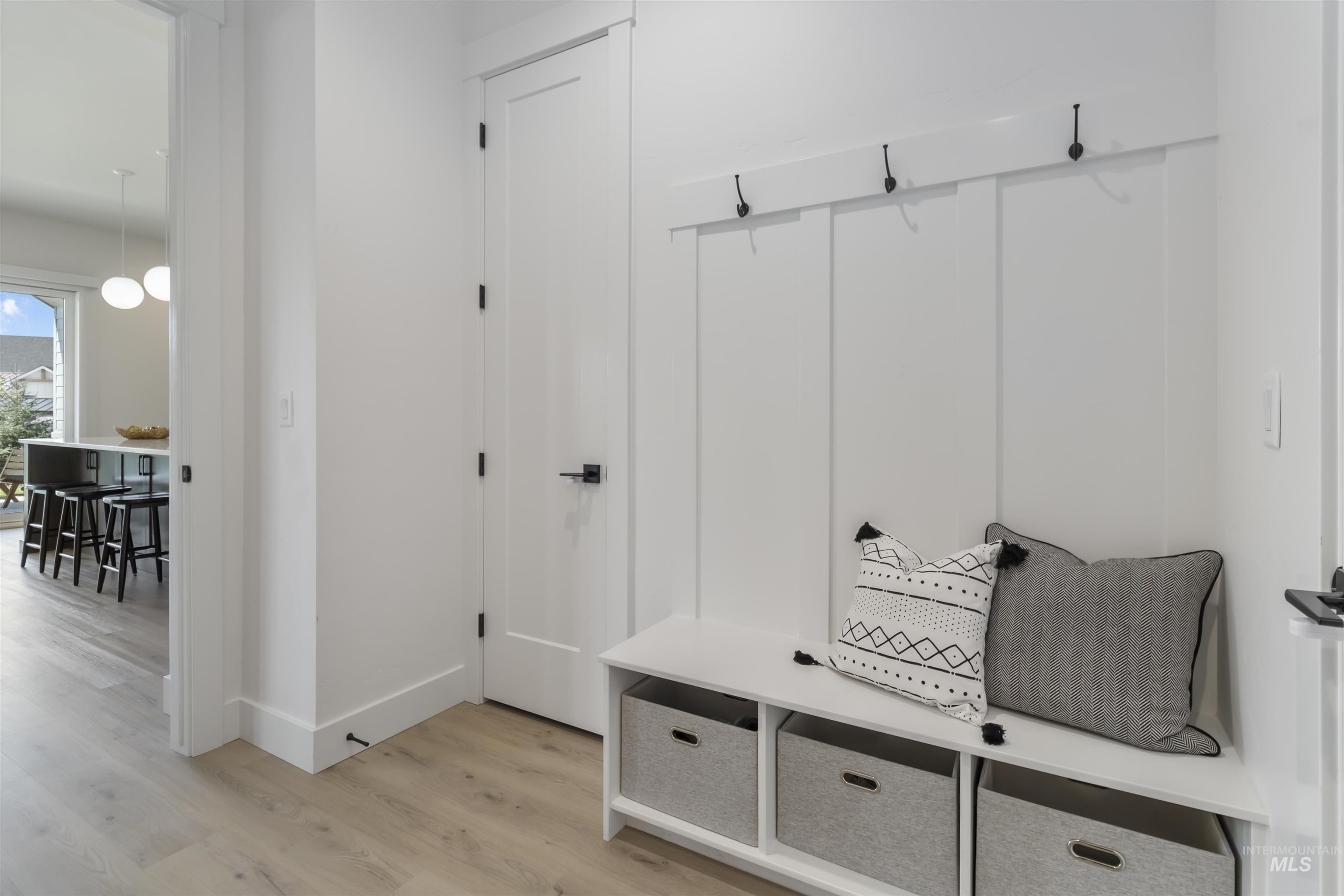 125 S Eagles Roost Way