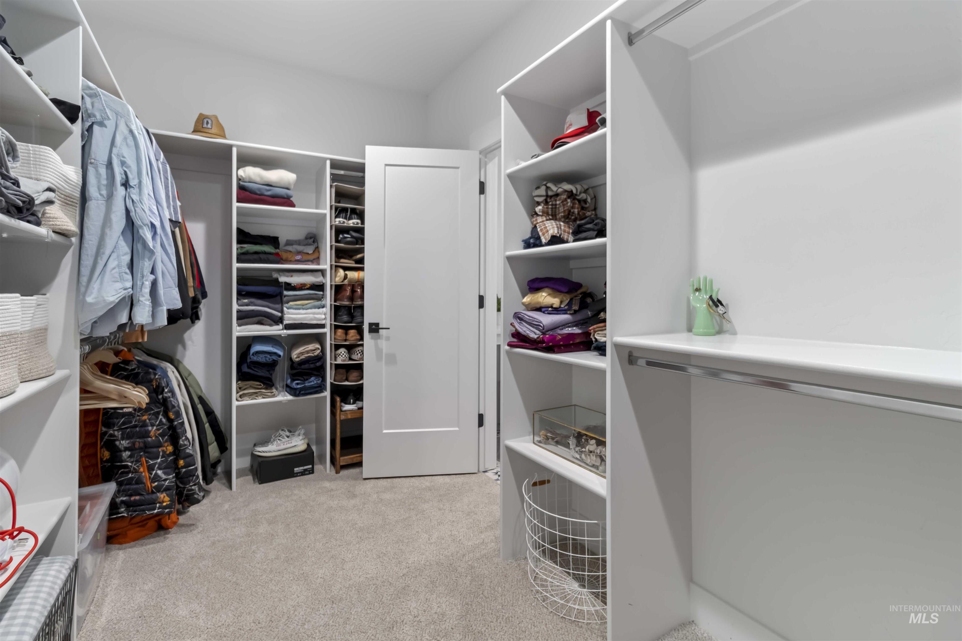 125 S Eagles Roost Way