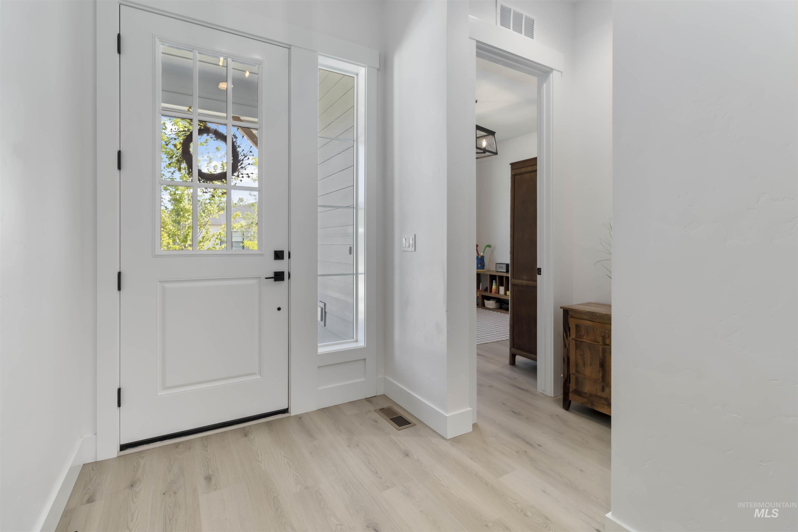 125 S Eagles Roost Way