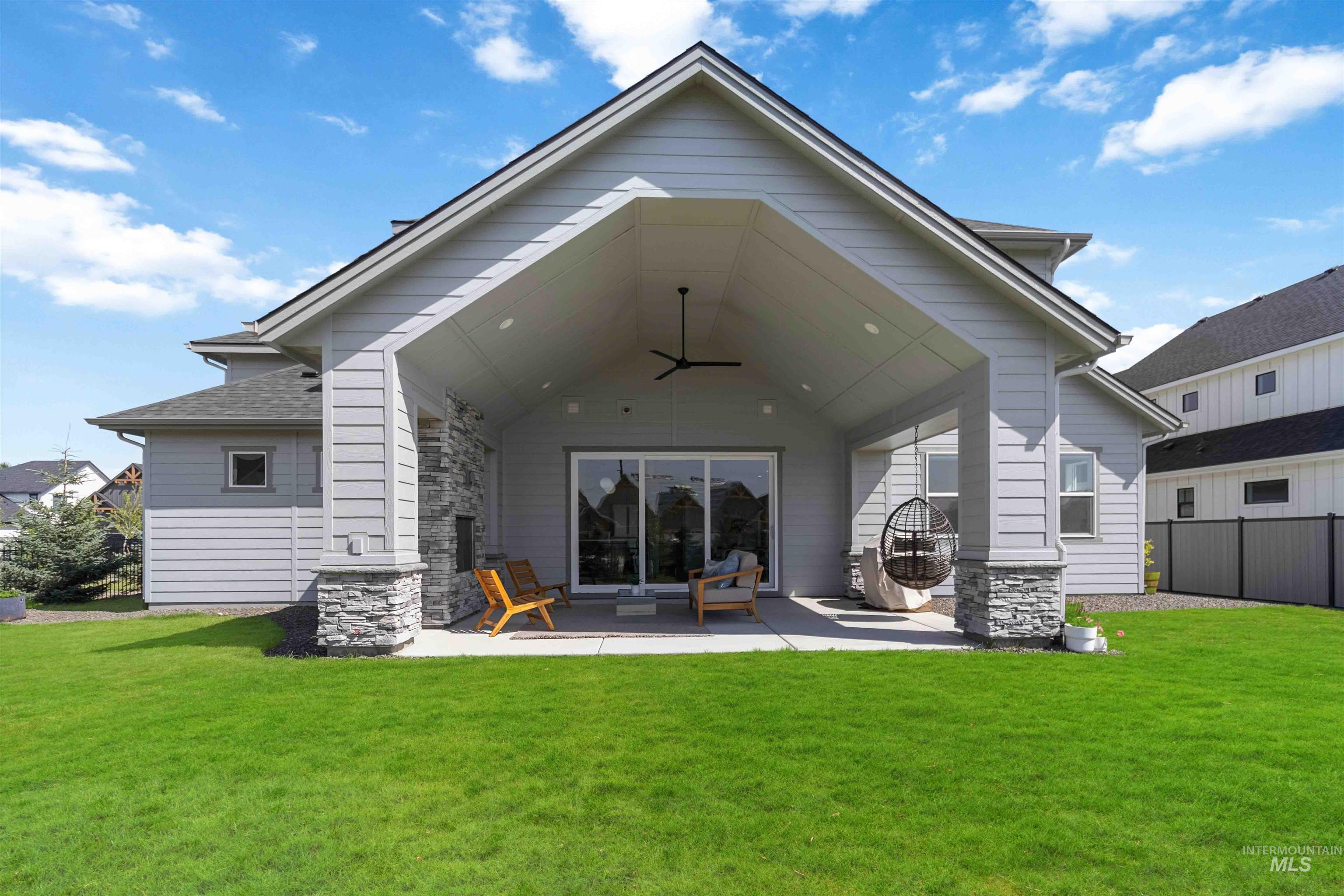 125 S Eagles Roost Way