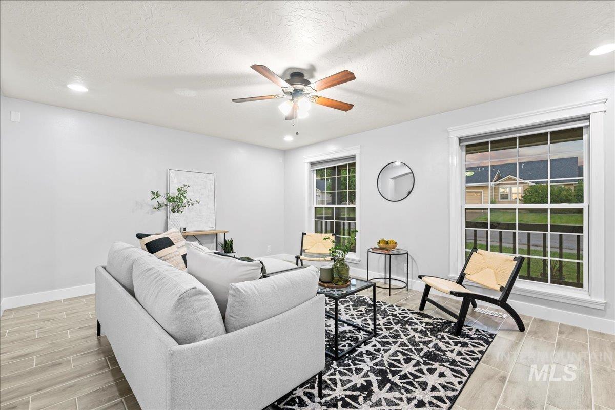 1497 NE Cinder Loop