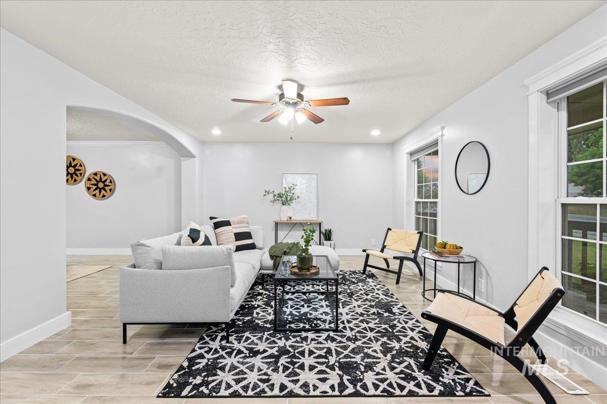1497 NE Cinder Loop