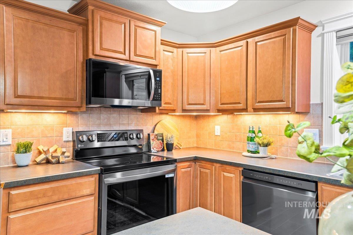 1497 NE Cinder Loop