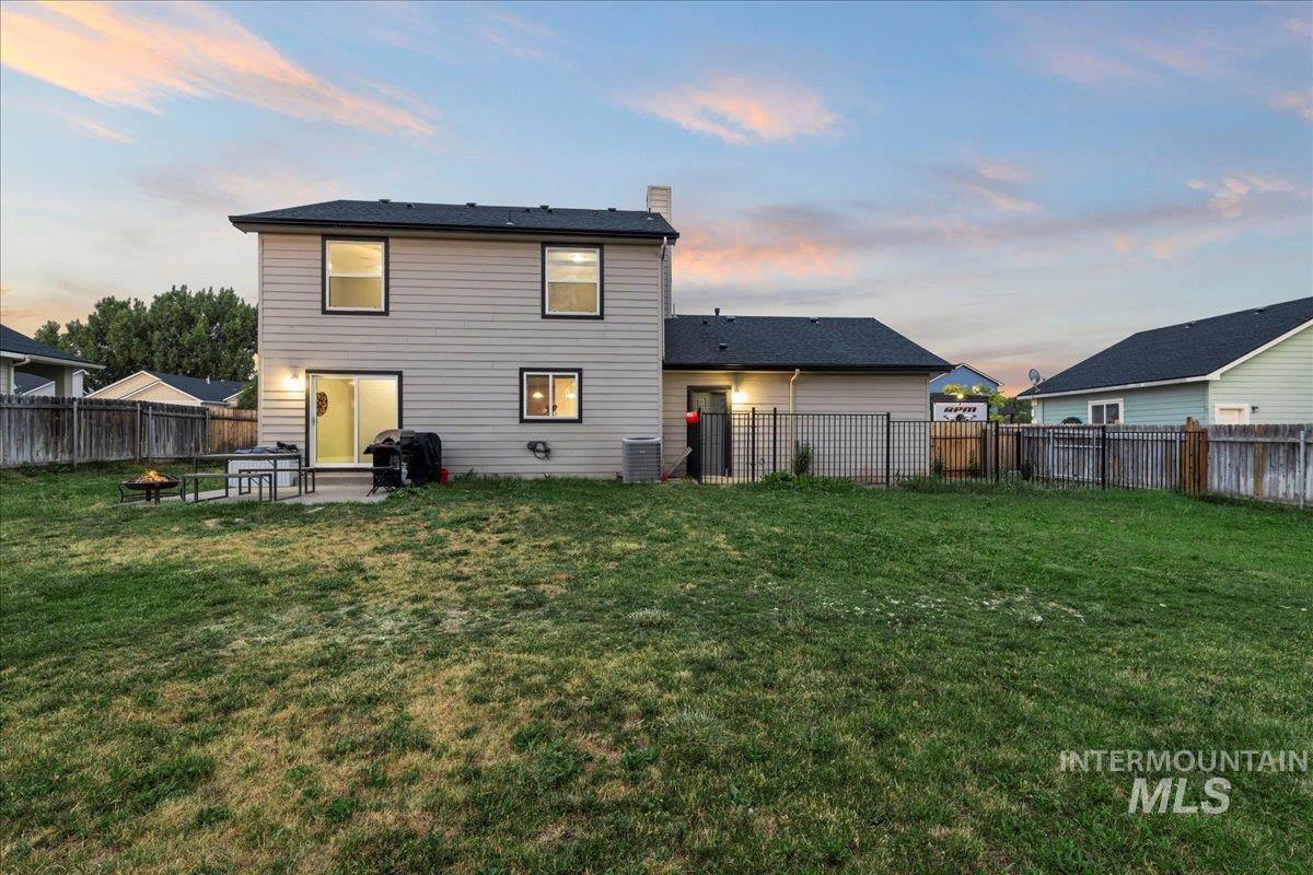 1497 NE Cinder Loop