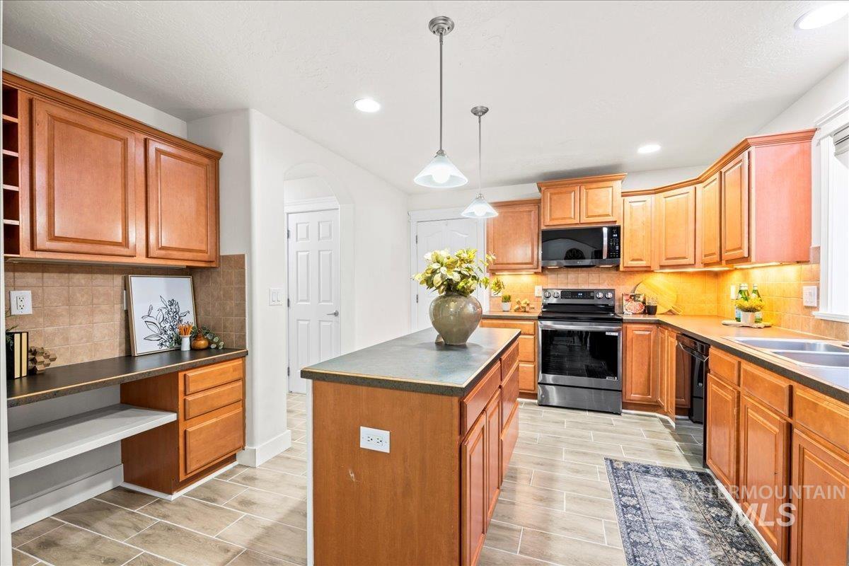 1497 NE Cinder Loop