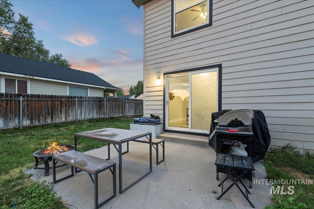 1497 NE Cinder Loop