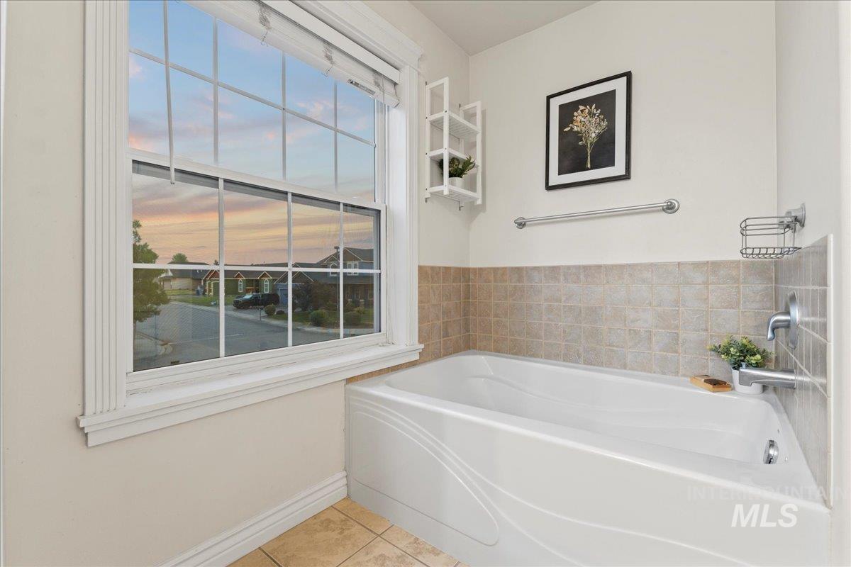 1497 NE Cinder Loop