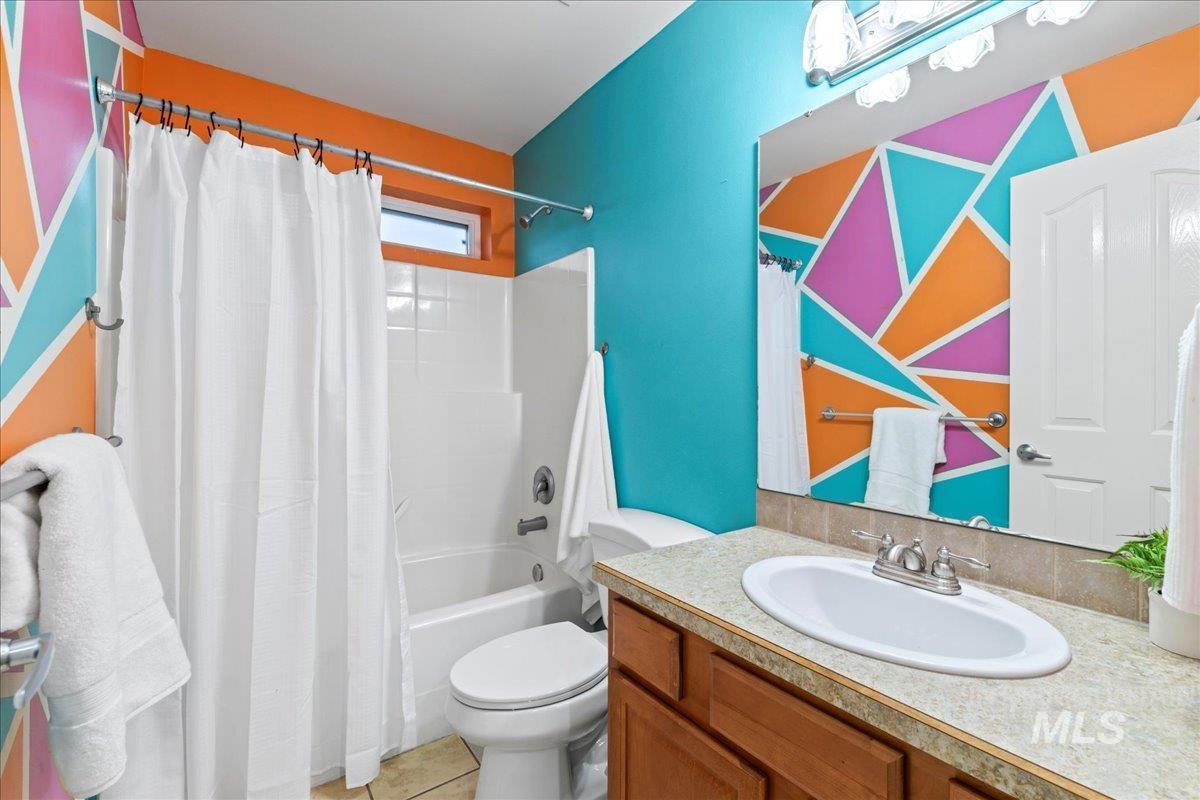 1497 NE Cinder Loop