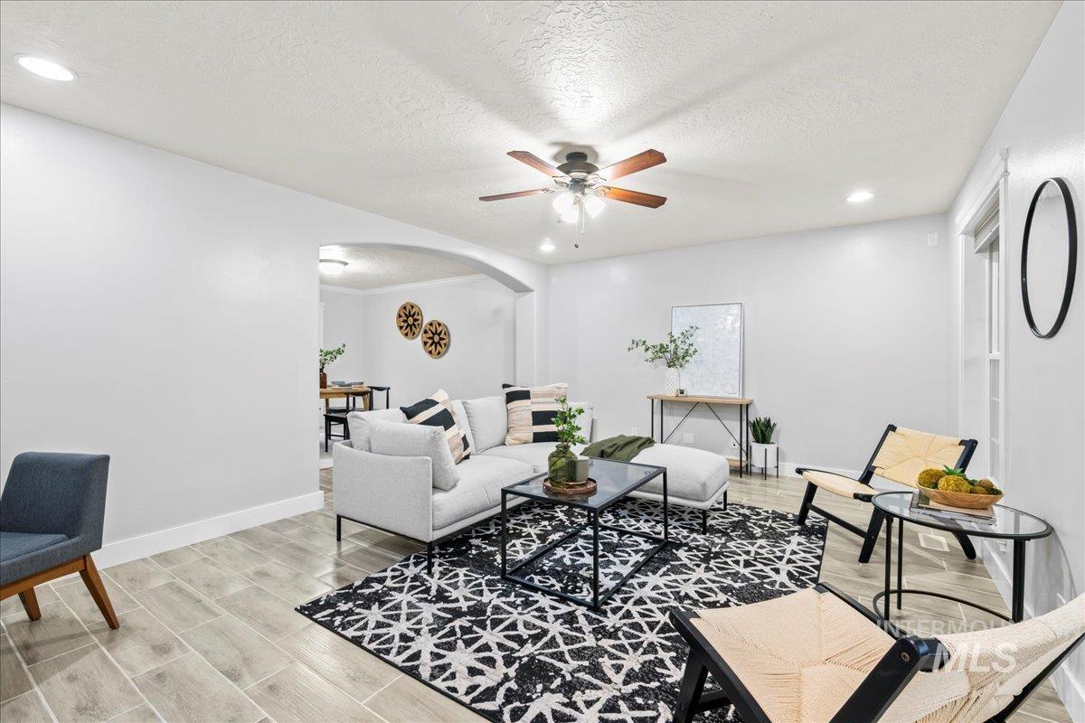 1497 NE Cinder Loop
