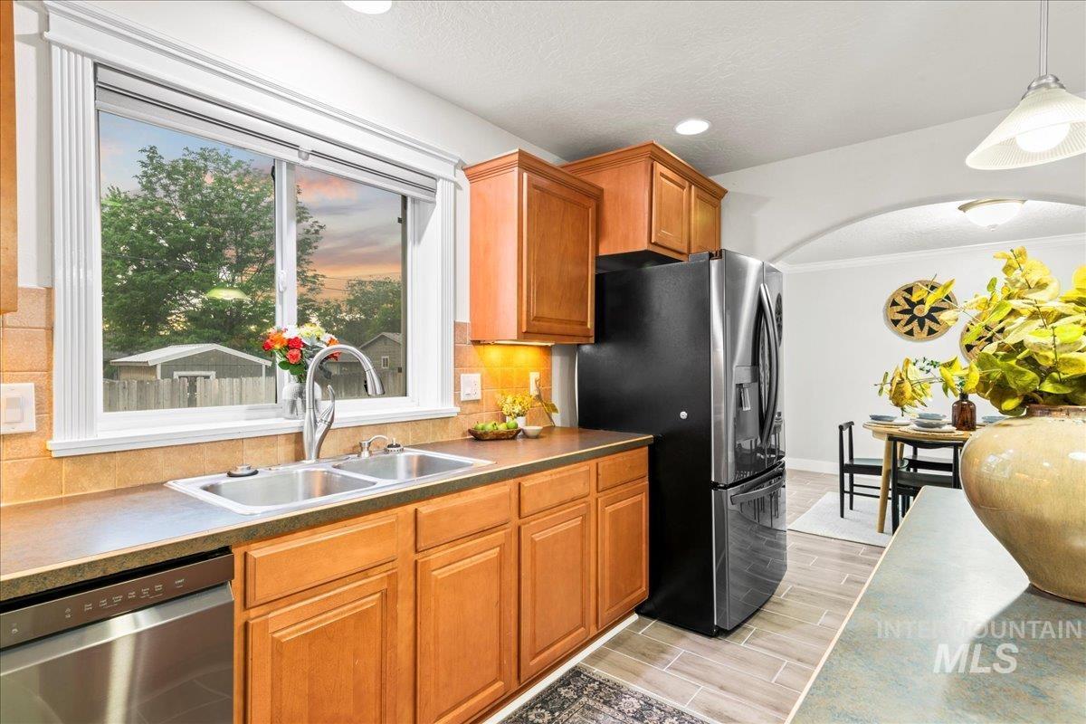1497 NE Cinder Loop
