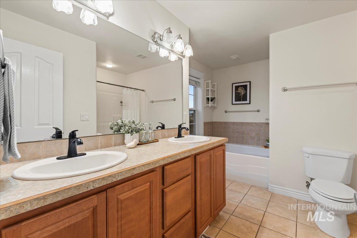 1497 NE Cinder Loop