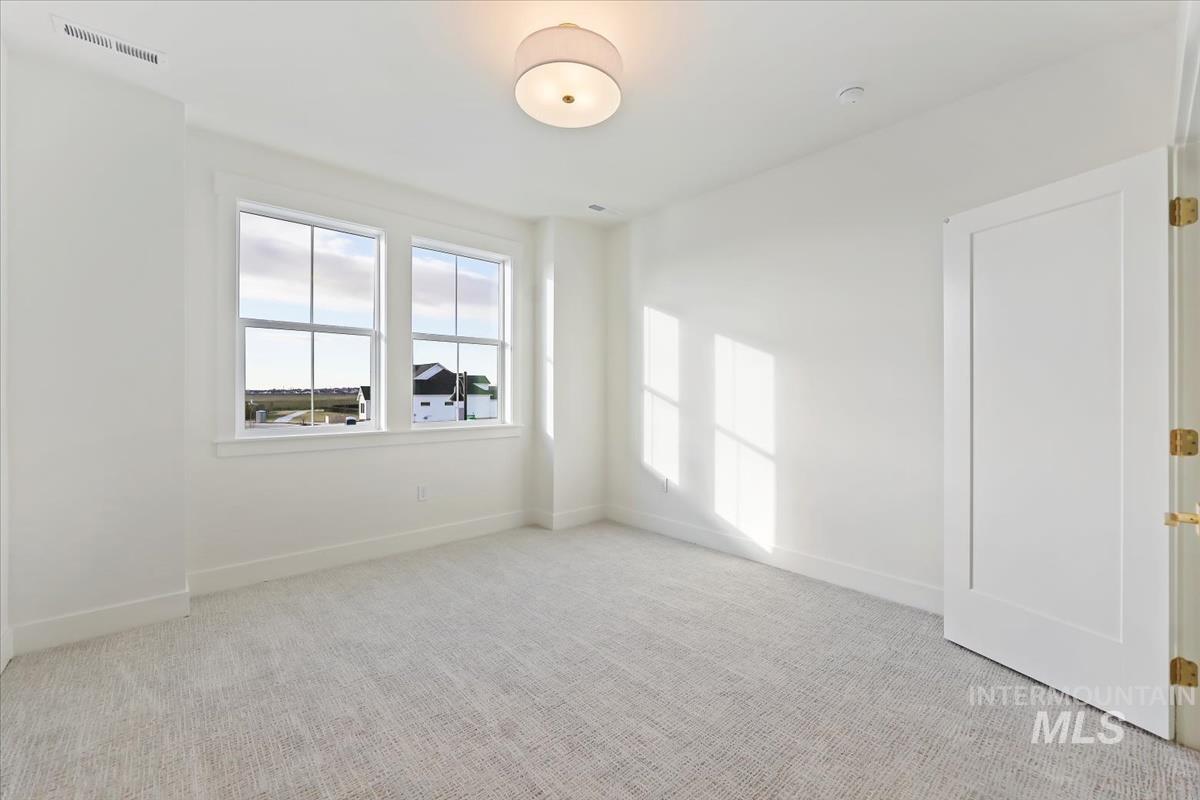 2228 N Palaestra Ave