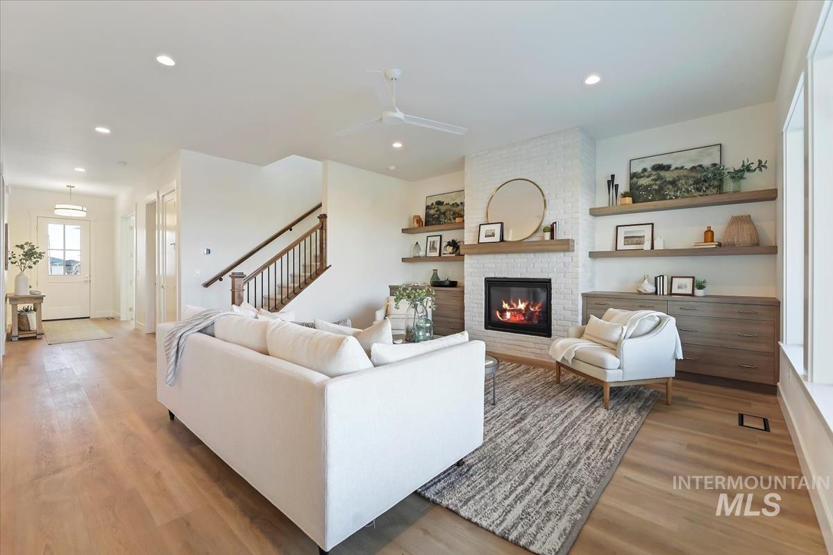 2228 N Palaestra Ave